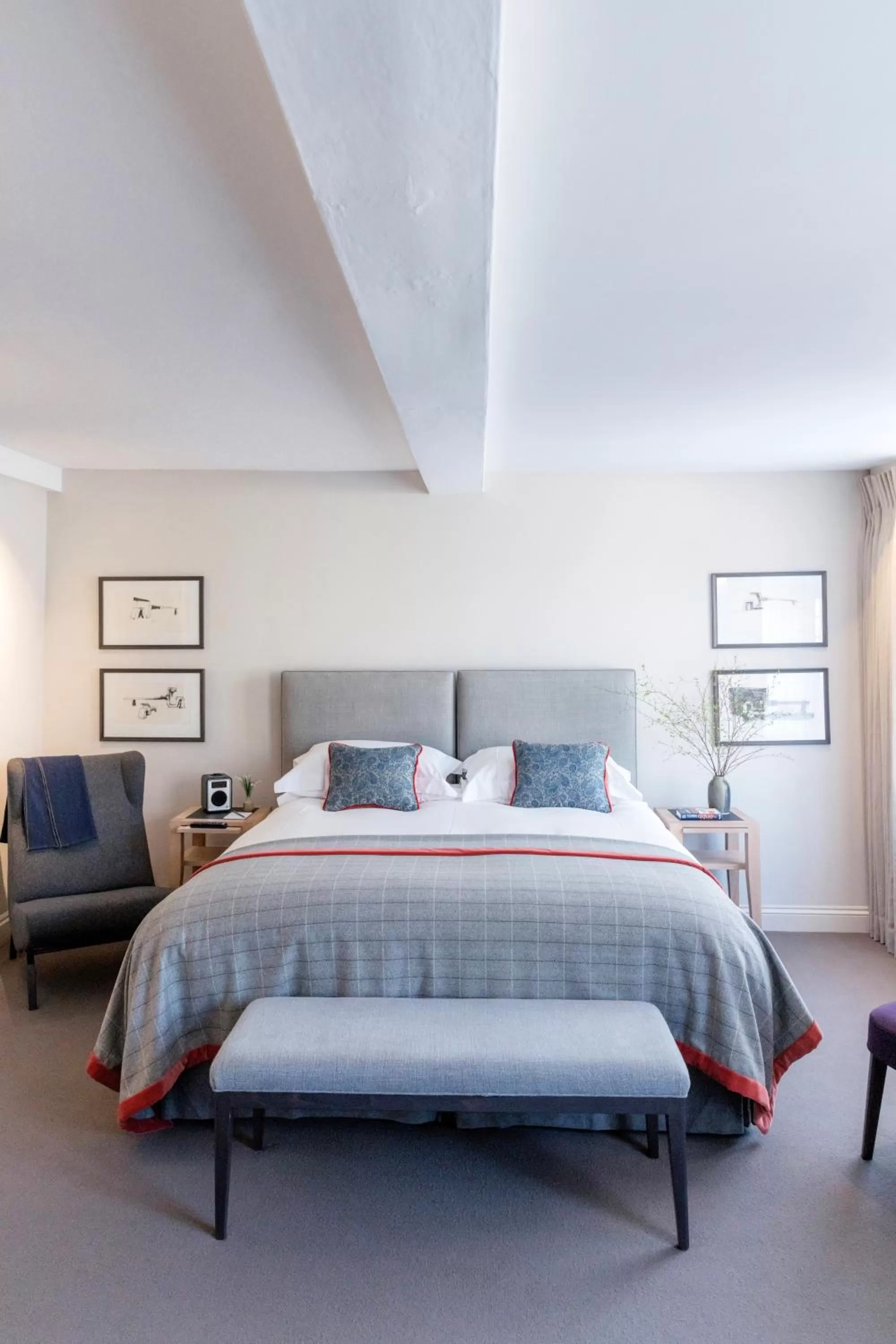 Bedroom, Bed in Old Bank Hotel