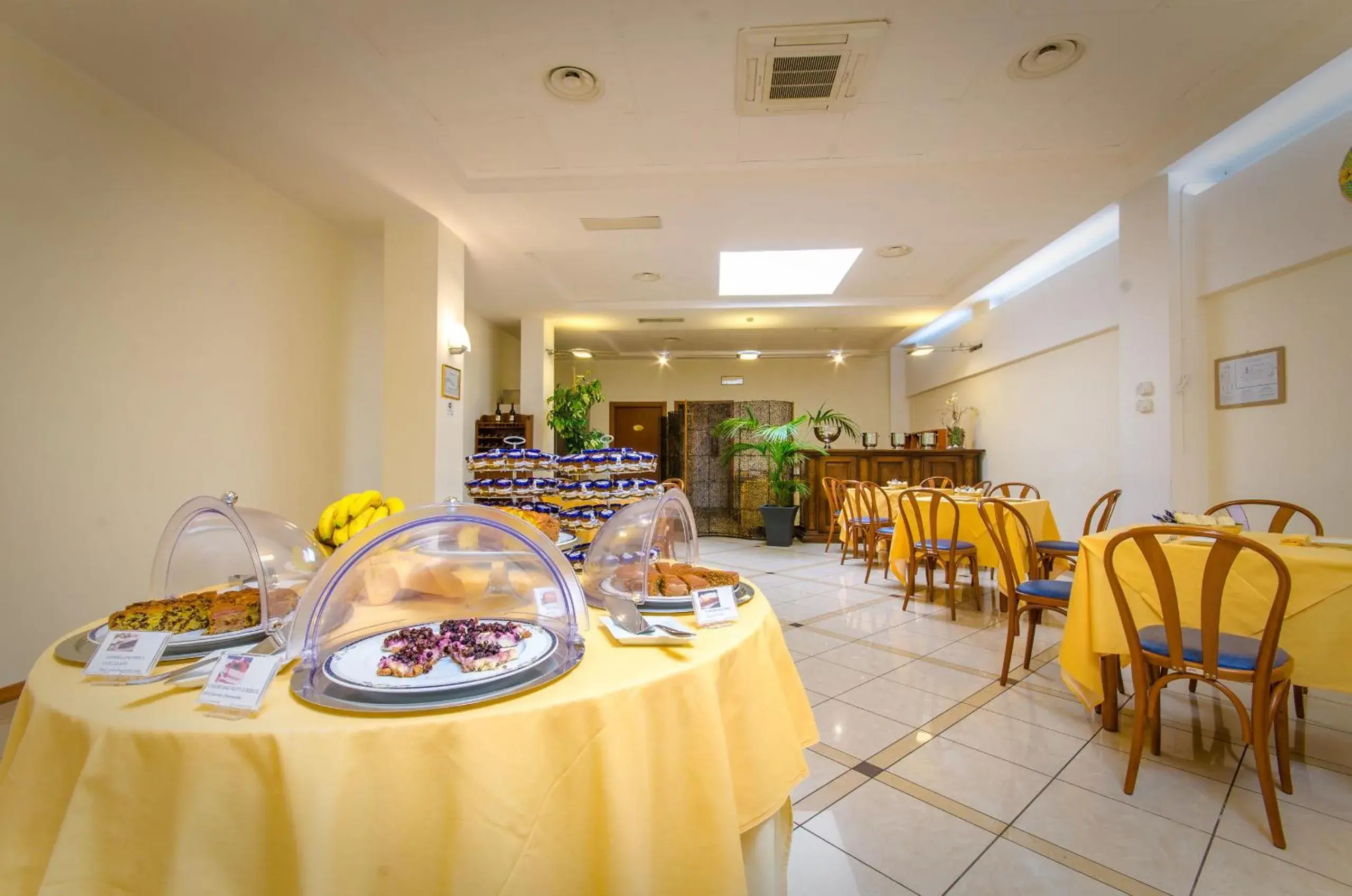 Restaurant/Places to Eat in Hotel Federico II