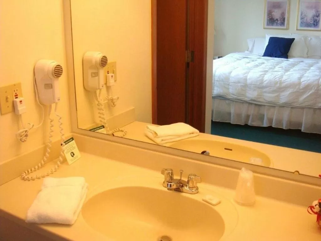 Americas Best Value Inn & Suites - Bluffton