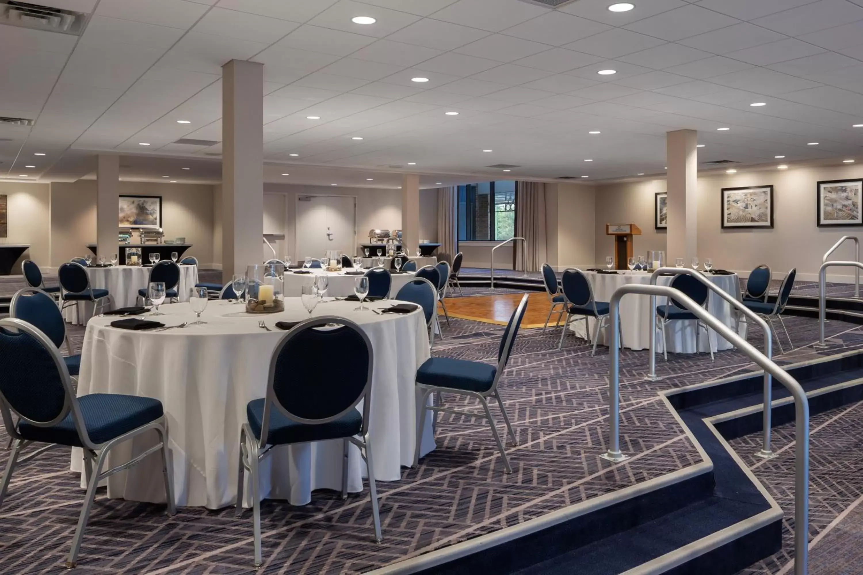 Meeting/conference room, Restaurant/Places to Eat in Sheraton Norfolk Waterside Hotel