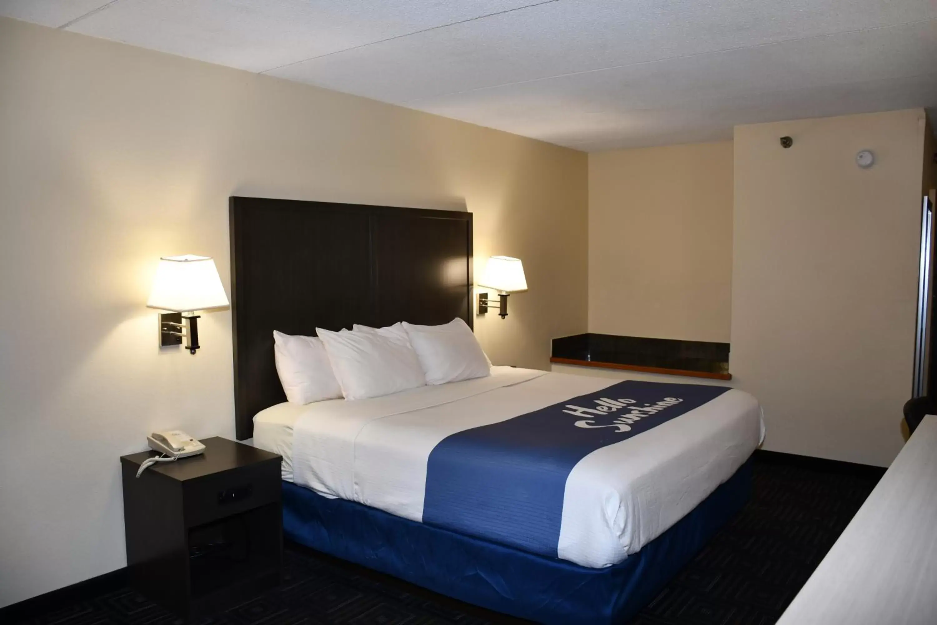 Bed in Days Inn by Wyndham Mounds View Twin Cities North