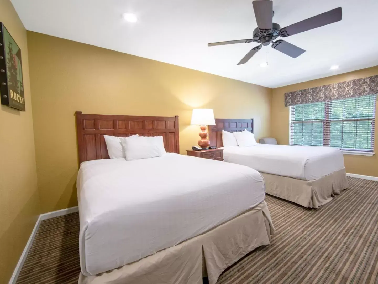Bedroom, Bed in Holiday Inn Club Vacations Fox River Resort at Sheridan