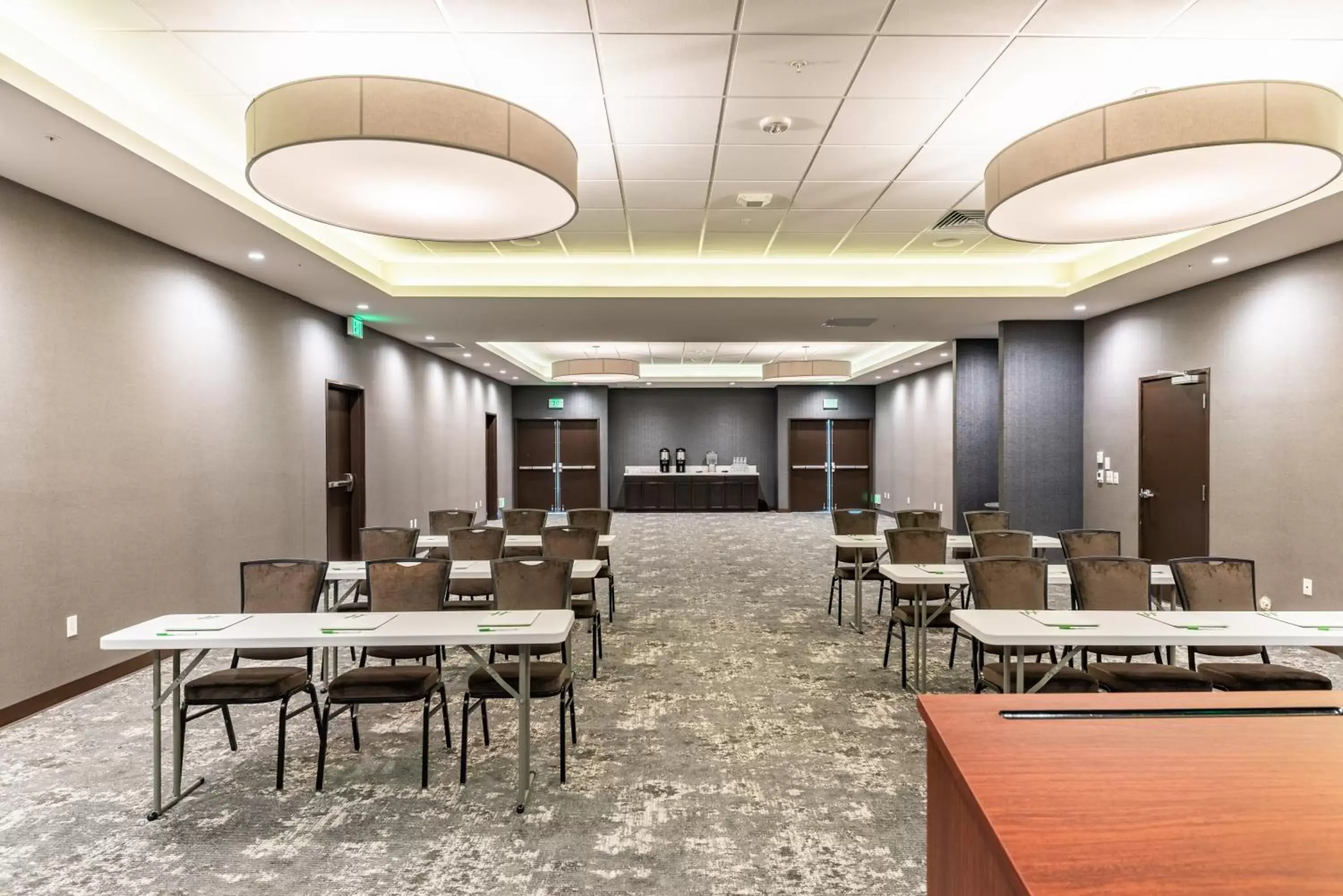 Meeting/conference room in Holiday Inn Hotel & Suites Silicon Valley – Milpitas, an IHG Hotel