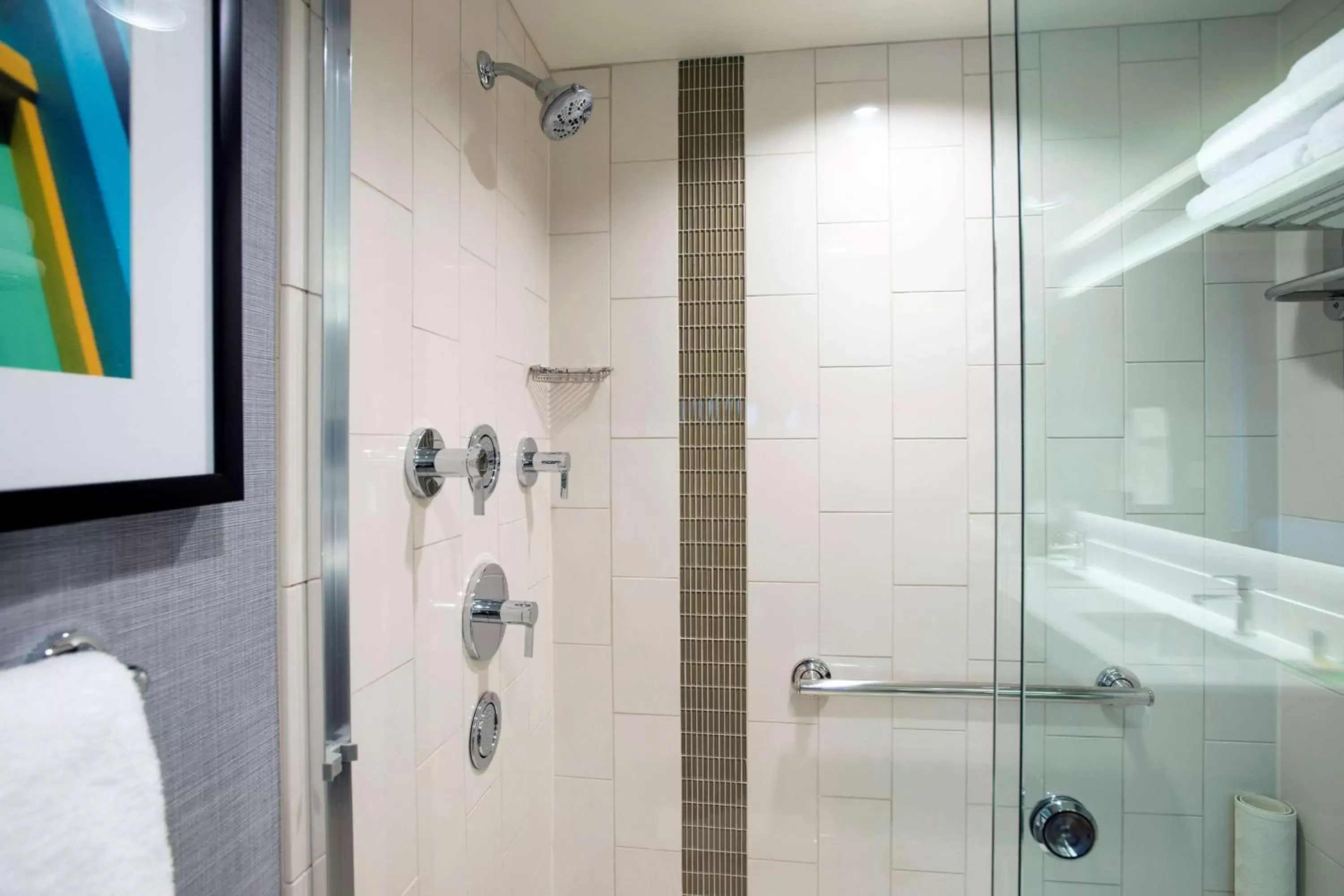 Bathroom in Hyatt Place Cincinnati/Sharonville Convention Center