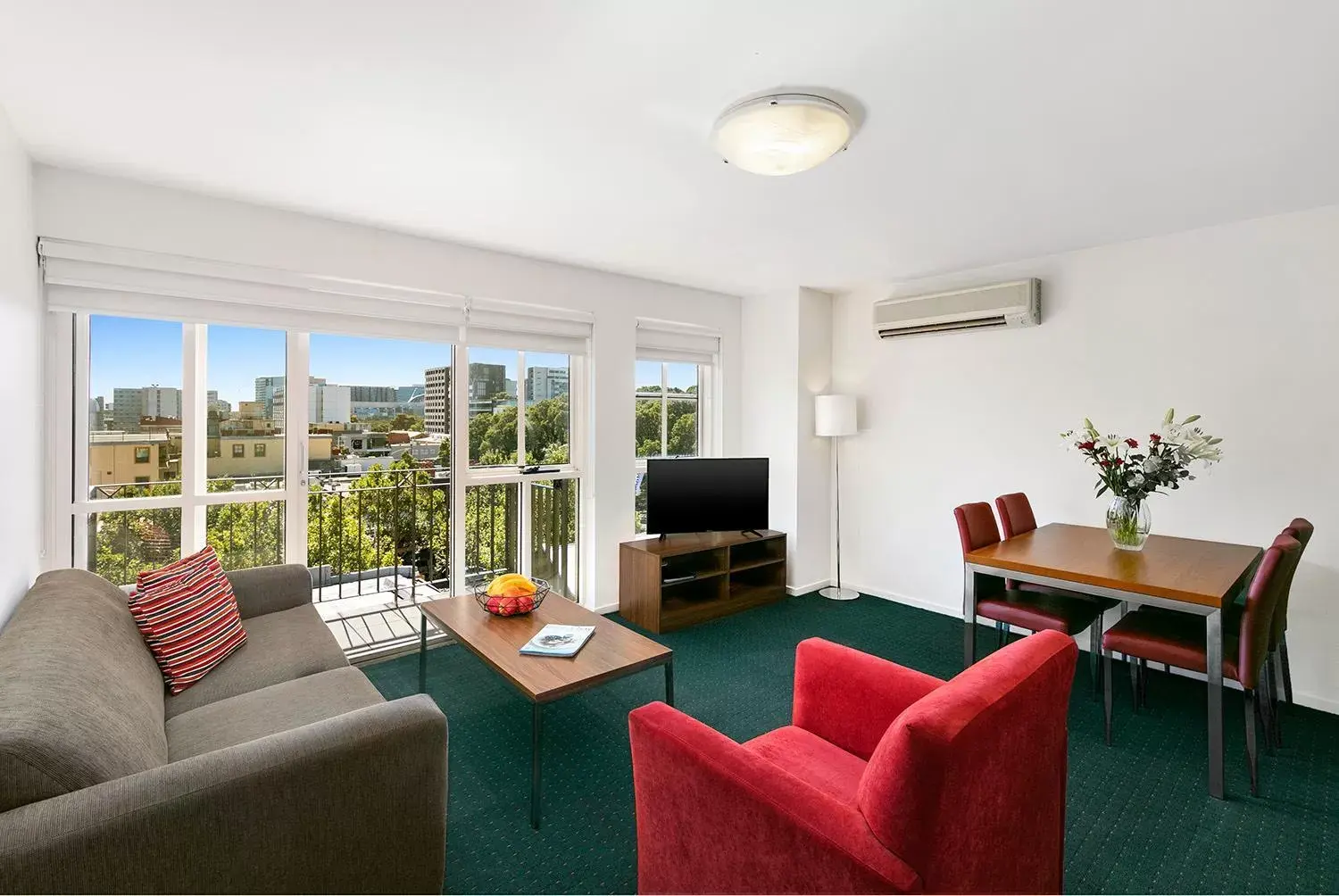 Bathroom, Seating Area in Melbourne Carlton Central Apartment Hotel