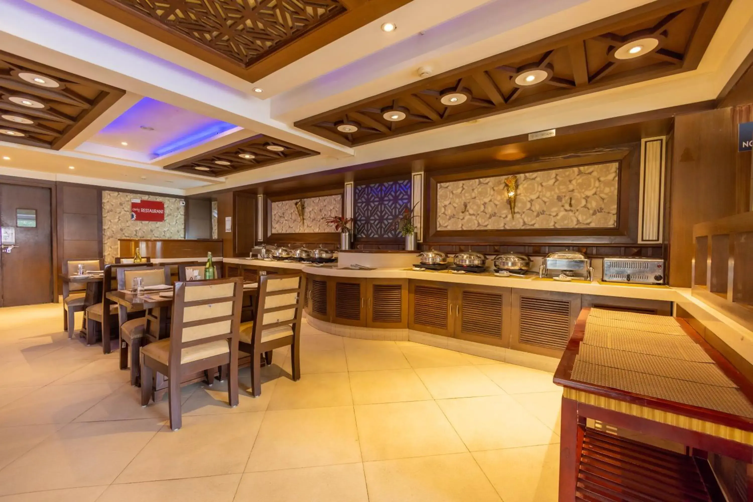 Restaurant/Places to Eat in Hotel Clarks Inn Jaipur, Banipark