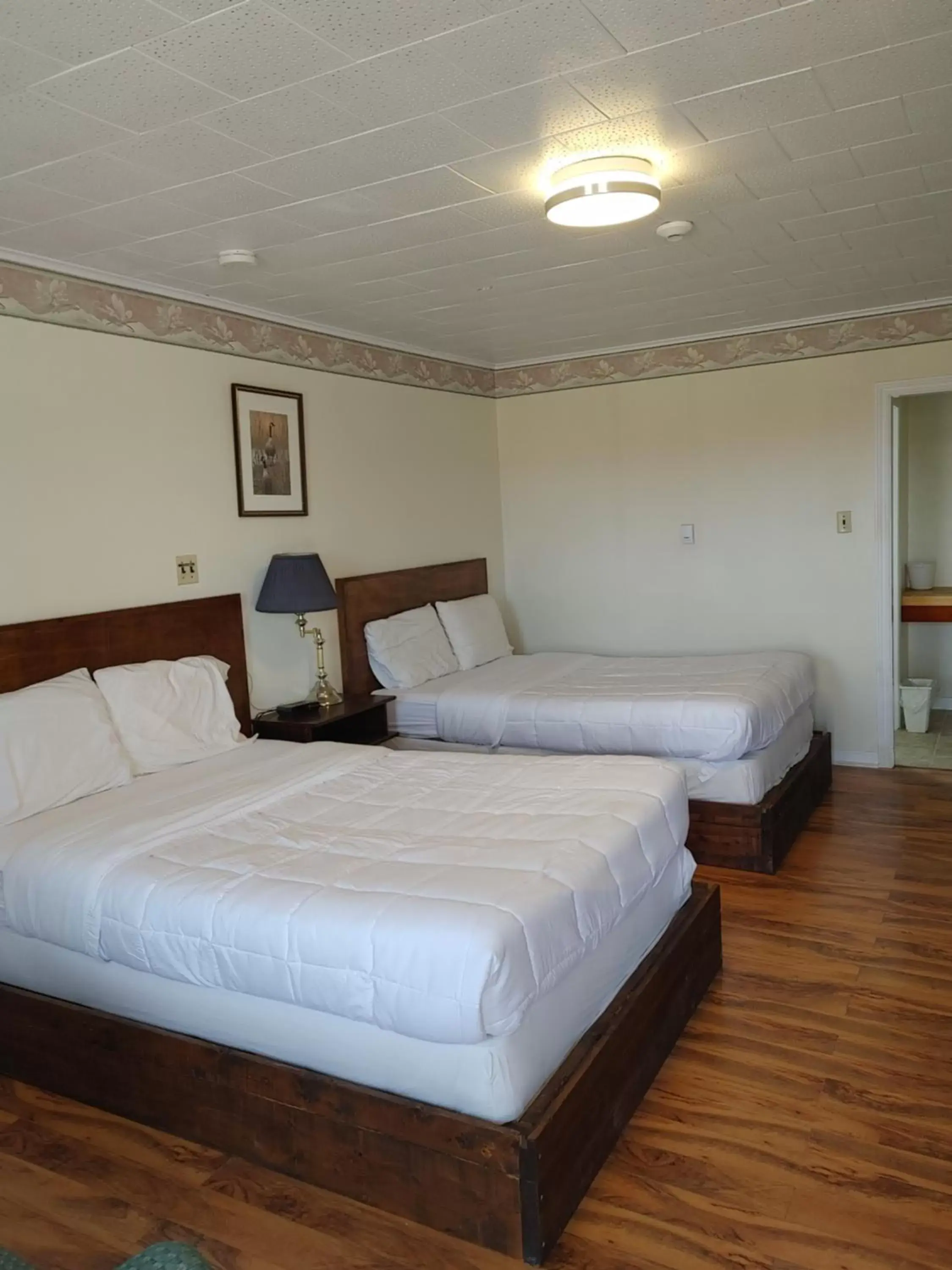 Bed in Tantramar Motel