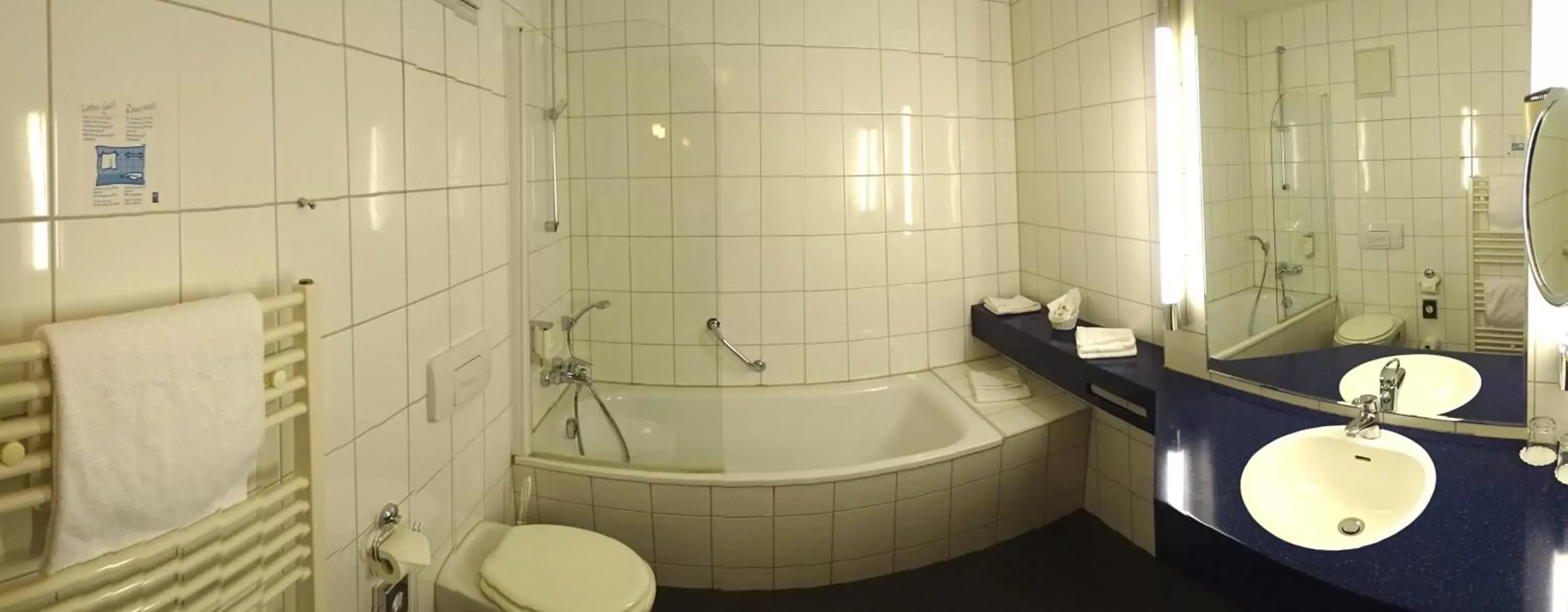 Bathroom in Hotel Ascot Bristol