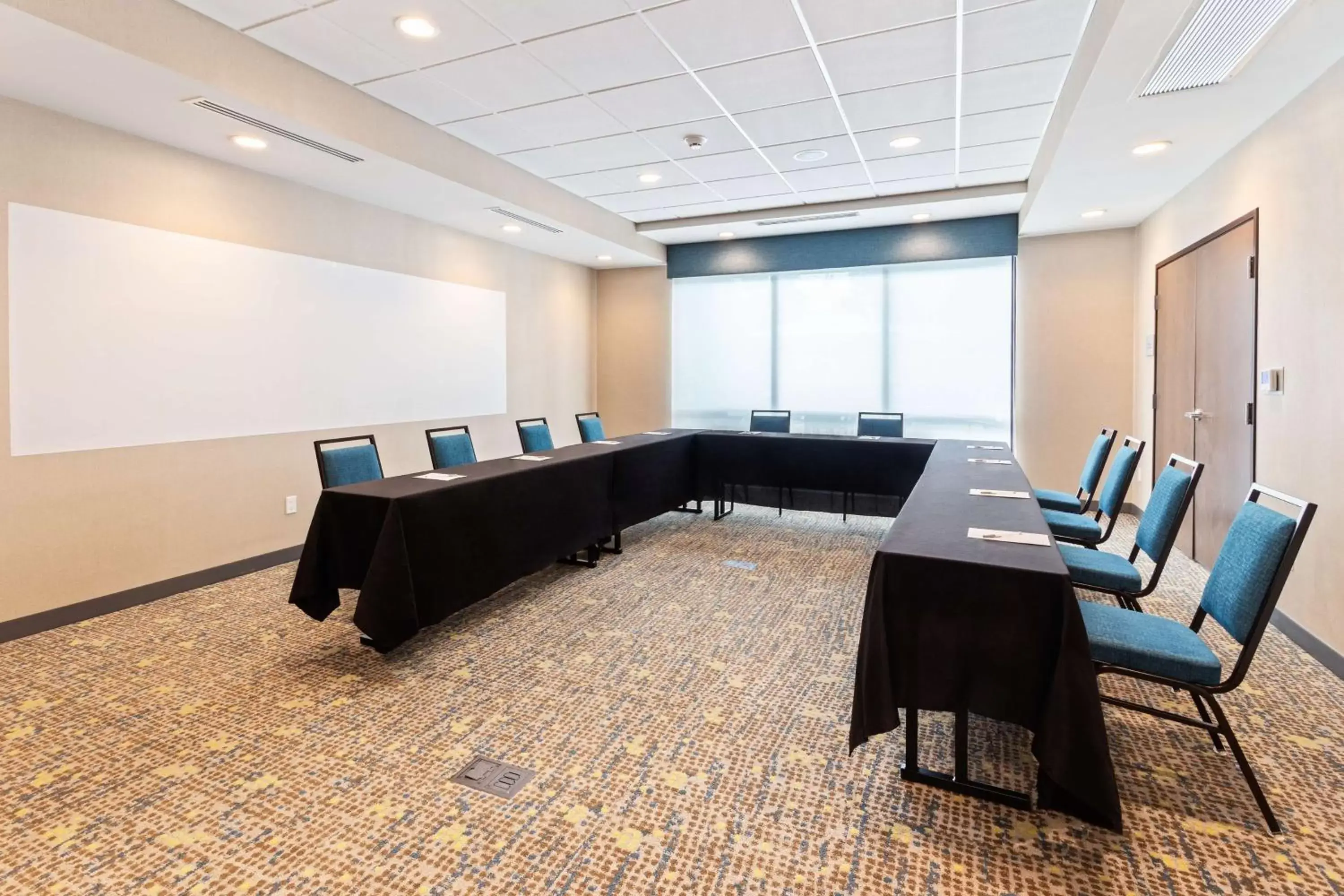 Meeting/conference room in Hampton Inn & Suites Alachua I-75, FL
