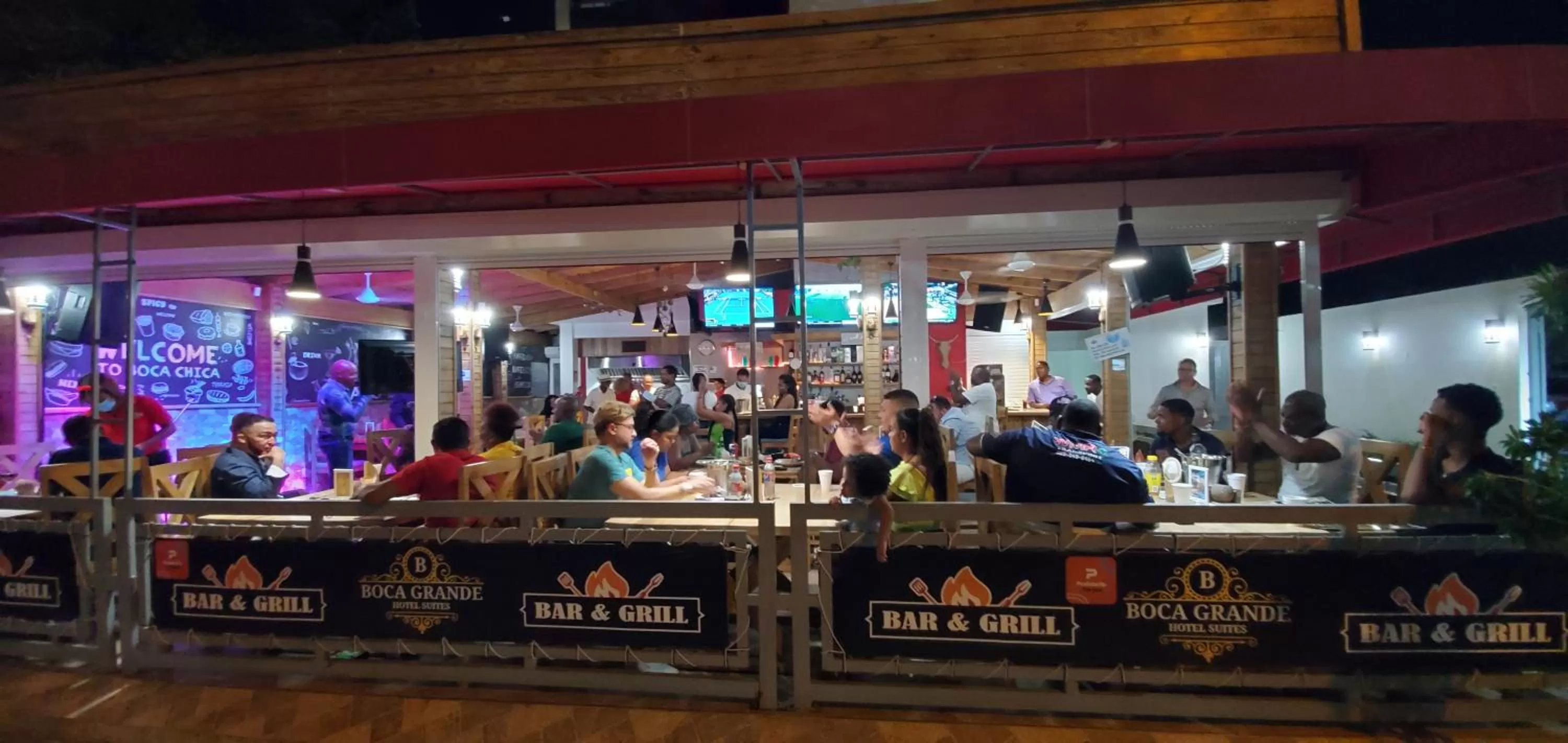 Restaurant/places to eat in Boca Grande Hotel Suites