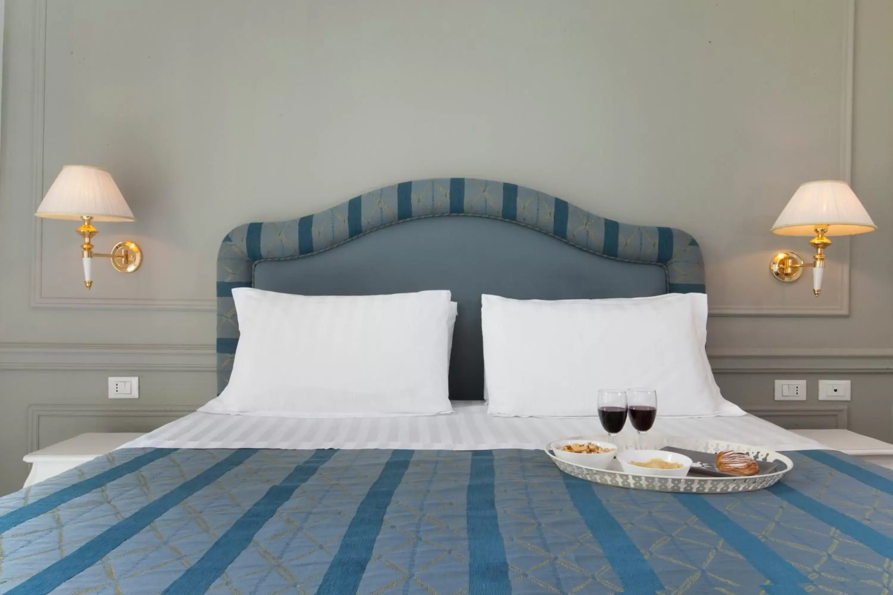 Bedroom, Bed in Ruins B&B Bedroom, Bed in Ruins B&B