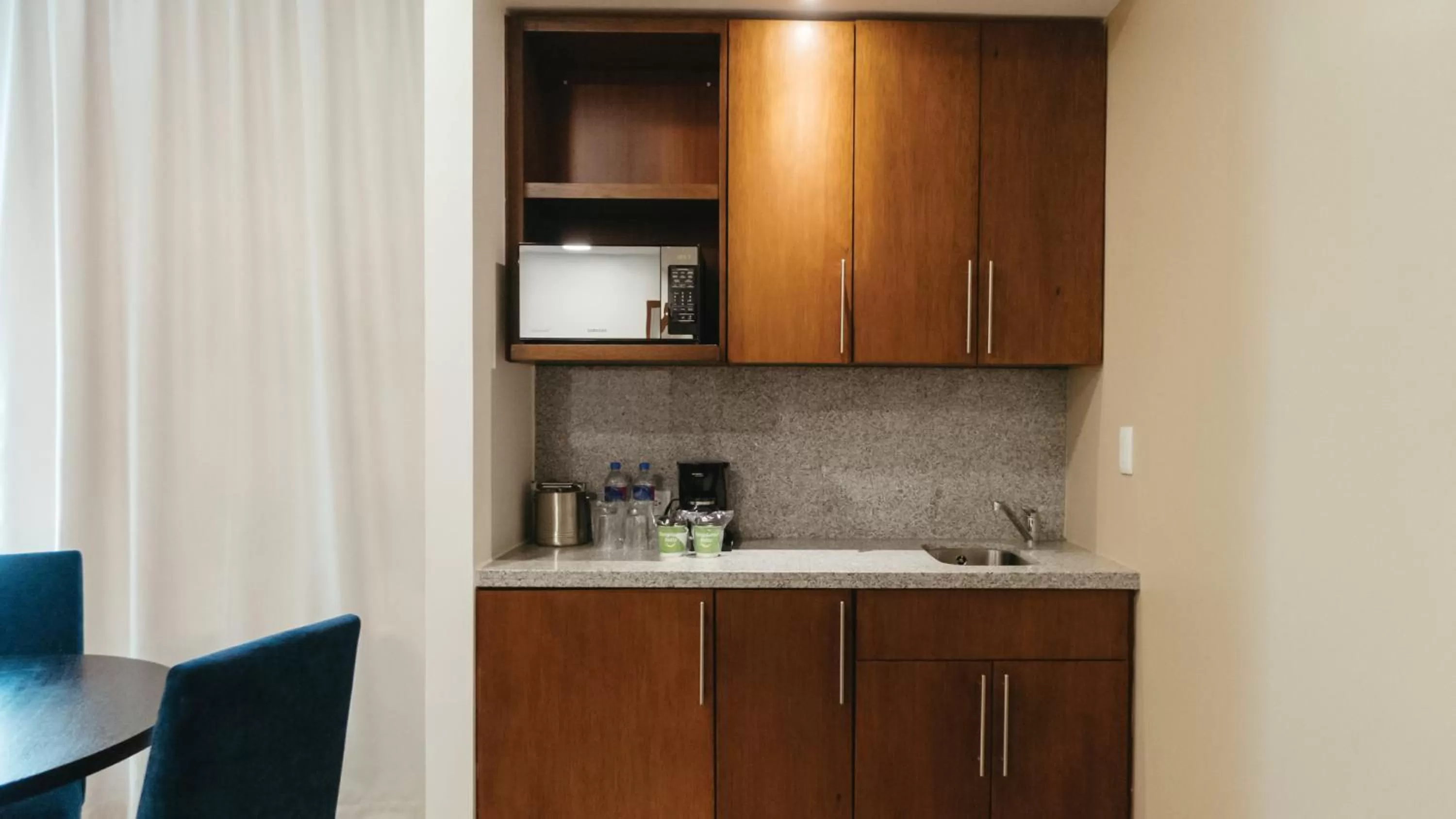 Photo of the whole room in Holiday Inn Guayaquil Airport by IHG