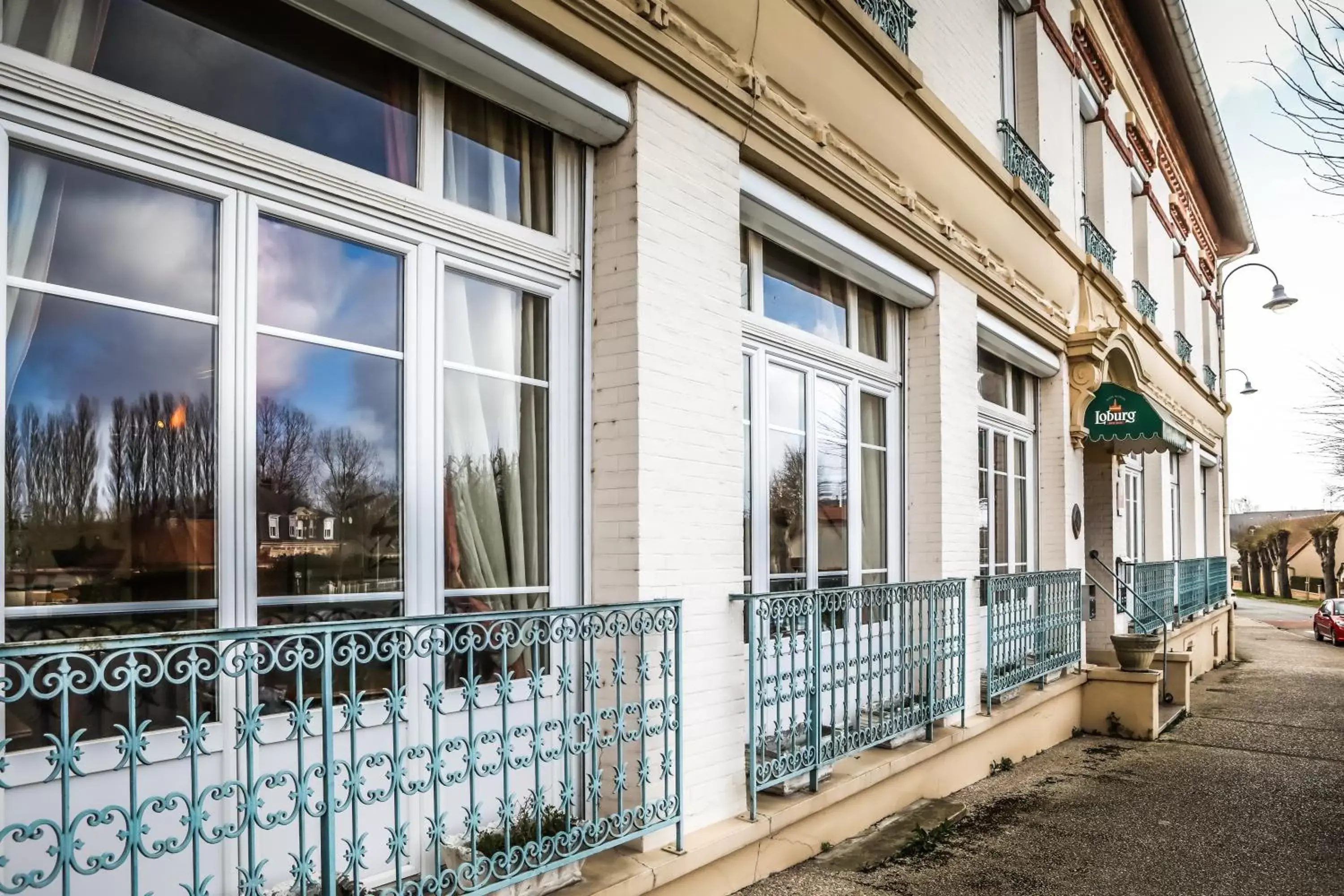 Property building in Montdidier Hôtel