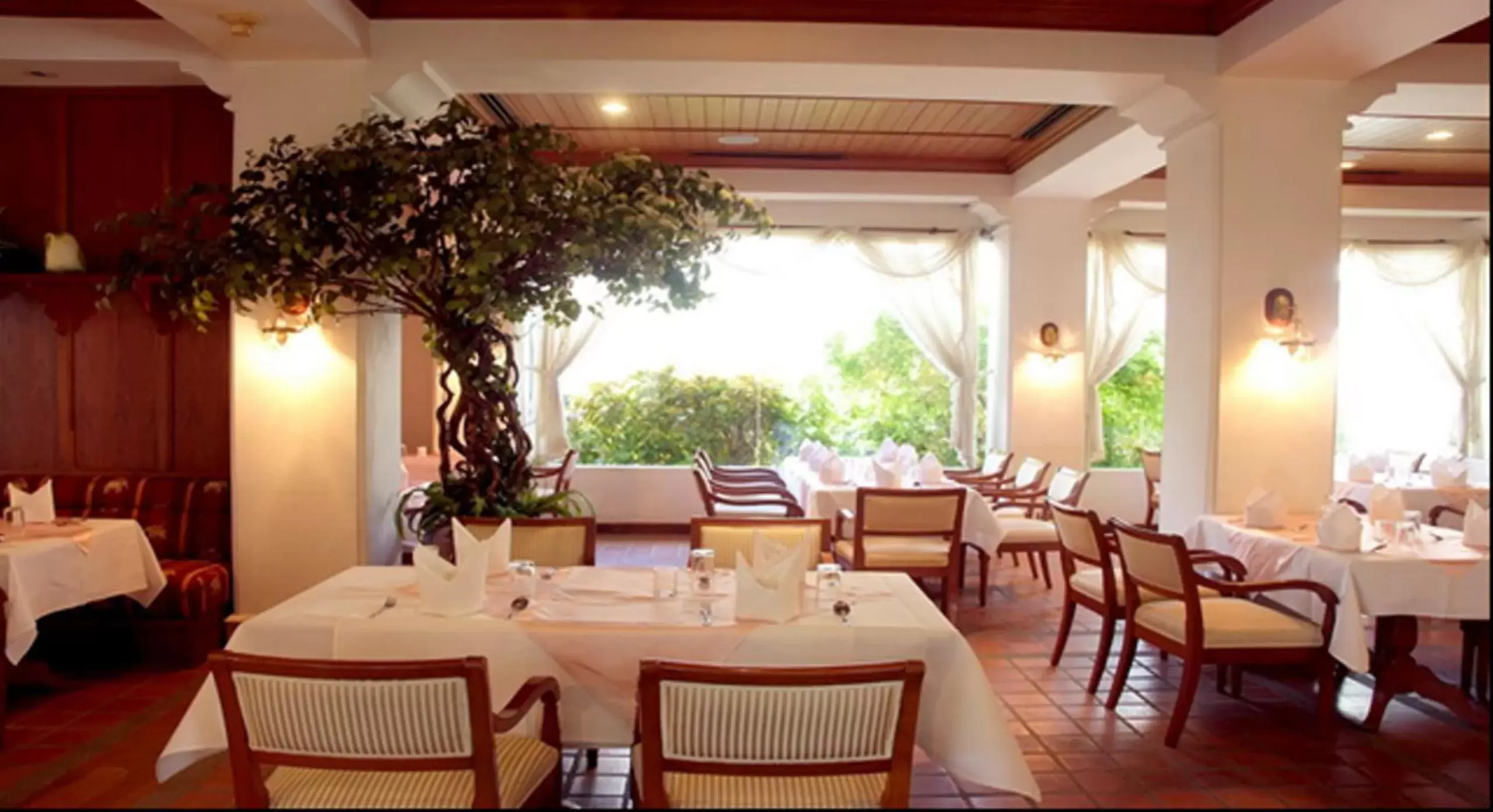 Restaurant/Places to Eat in Purimas Beach Hotel & Spa