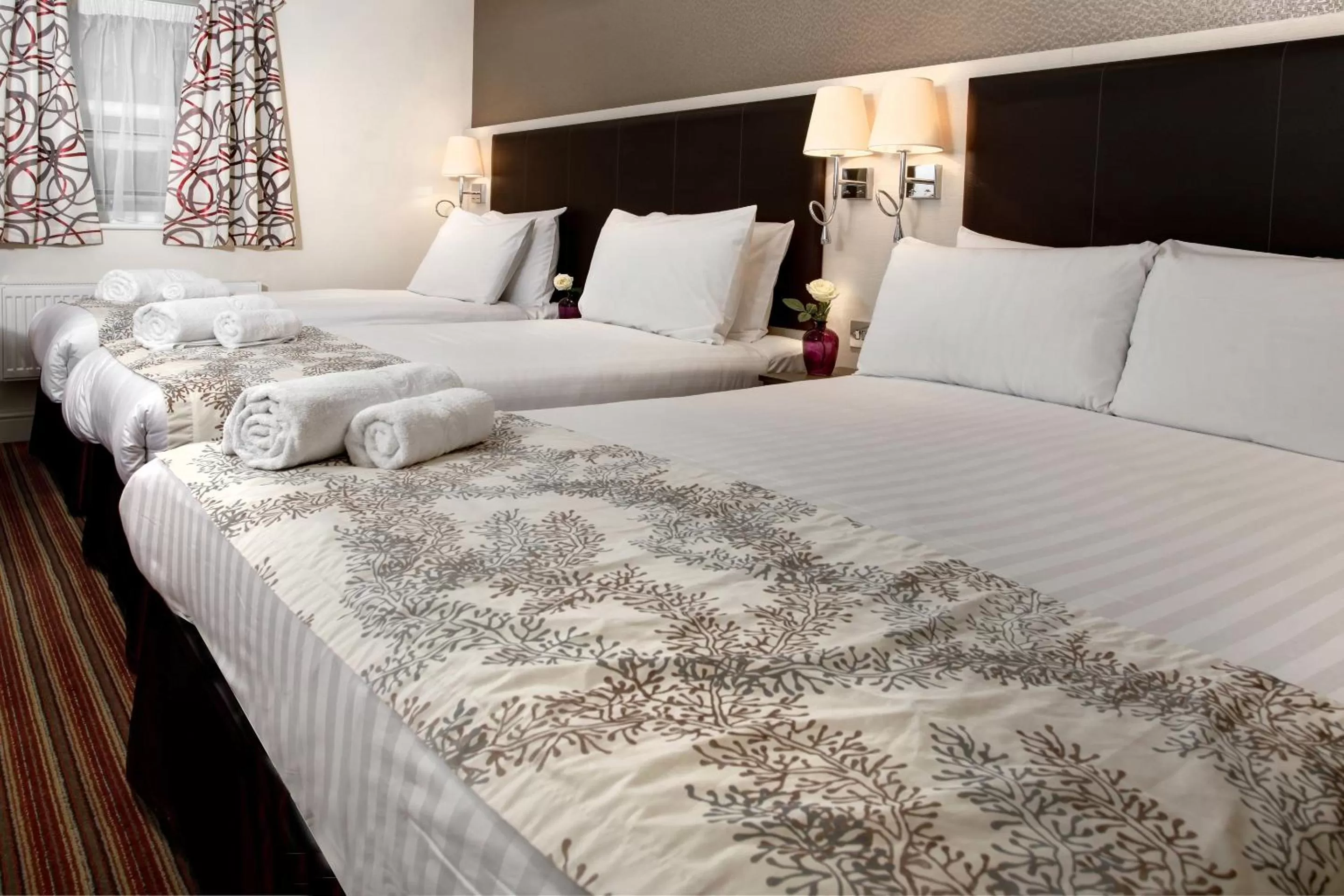 Photo of the whole room, Bed in Best Western Chiswick Palace & Suites London