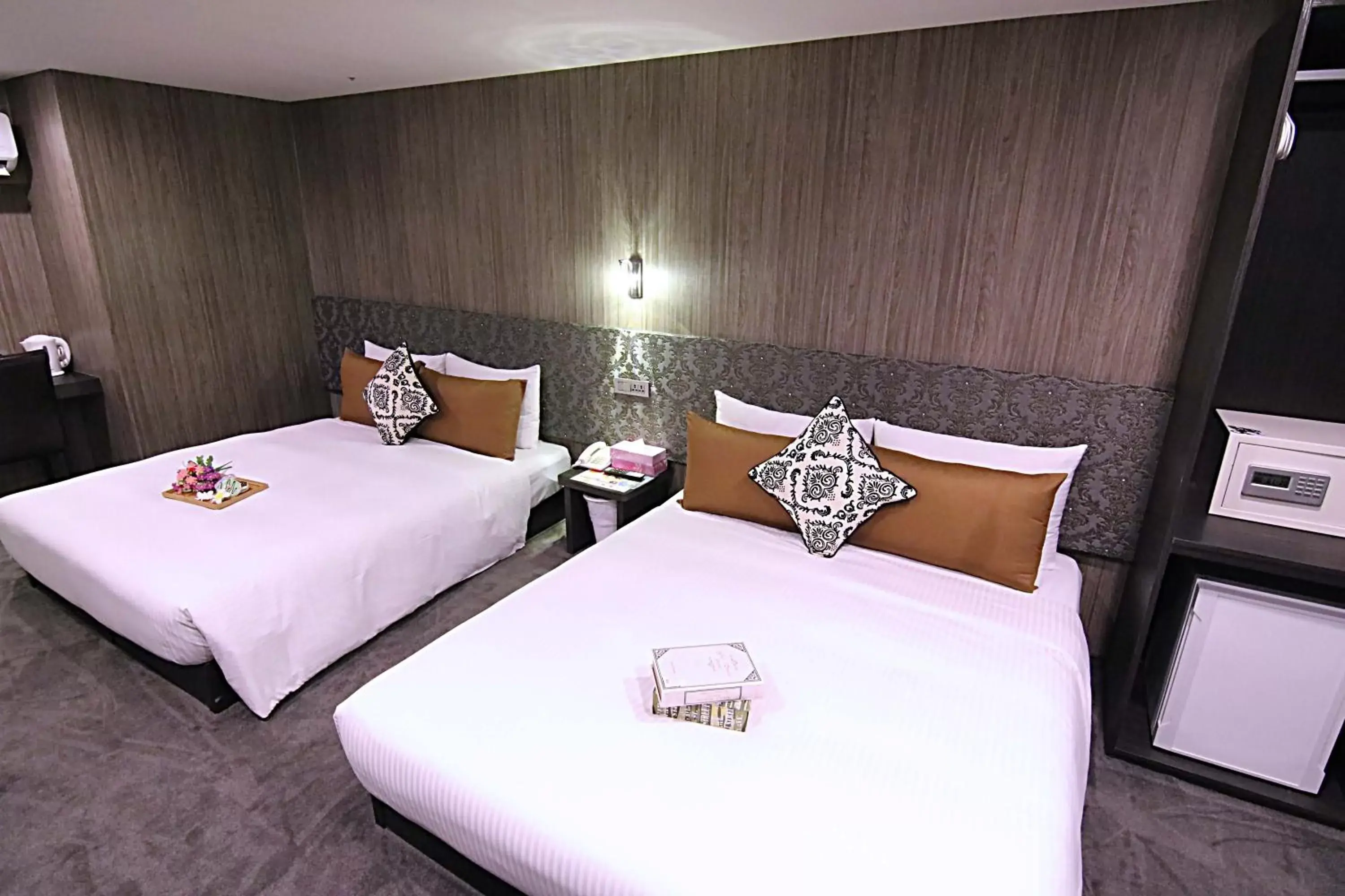 Photo of the whole room, Bed in Hotel 6 - Wannien