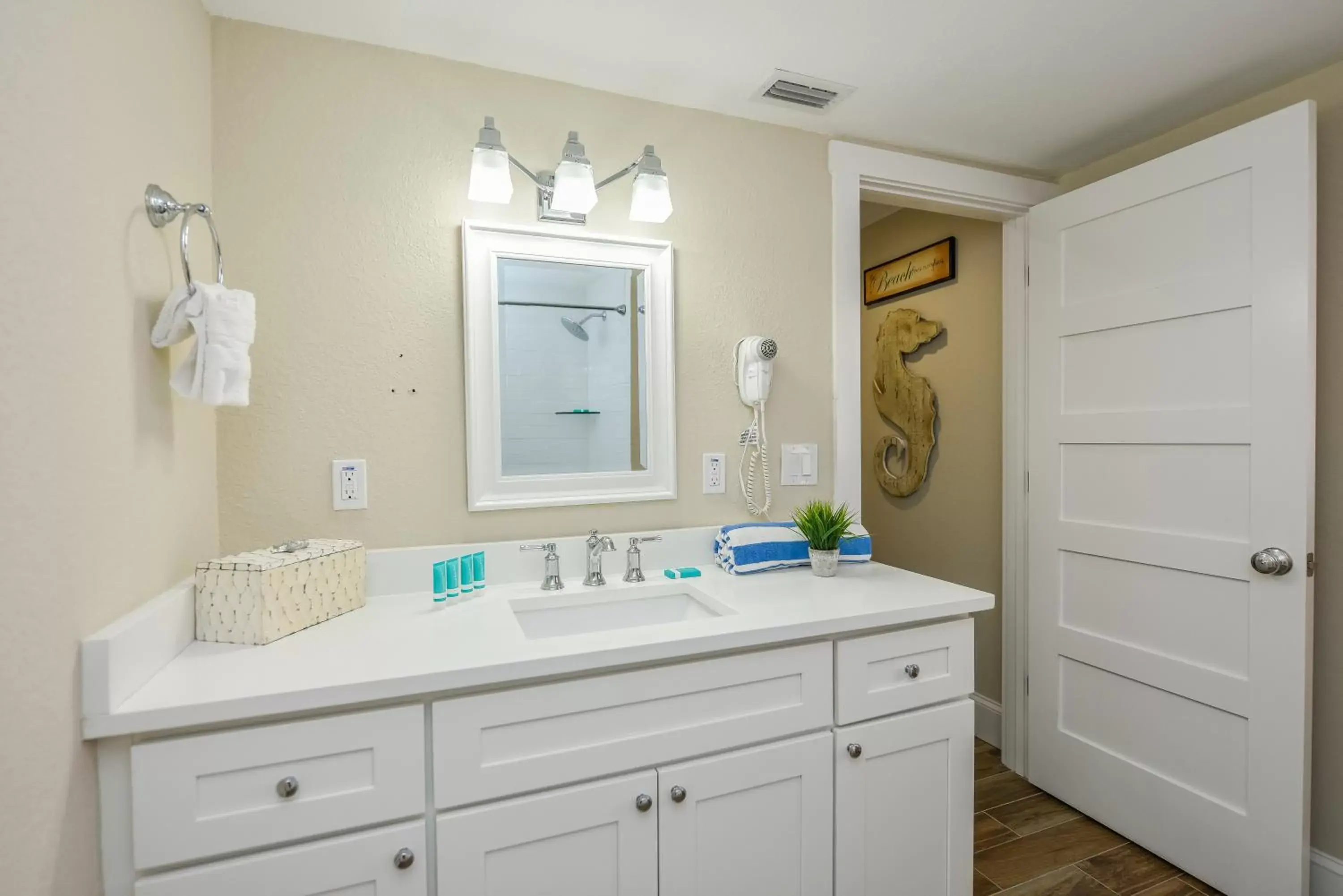 Bathroom in Tropical Breeze Resort