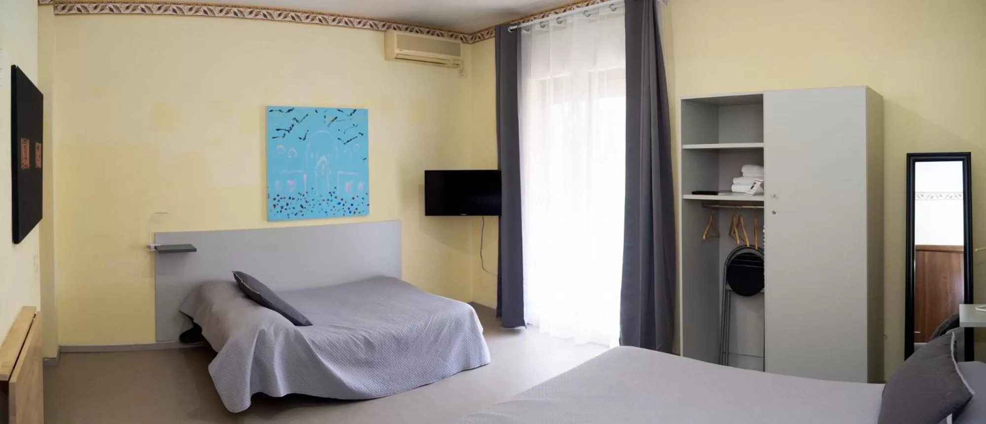 Bedroom, Bed in Tarchon Luxury B&B