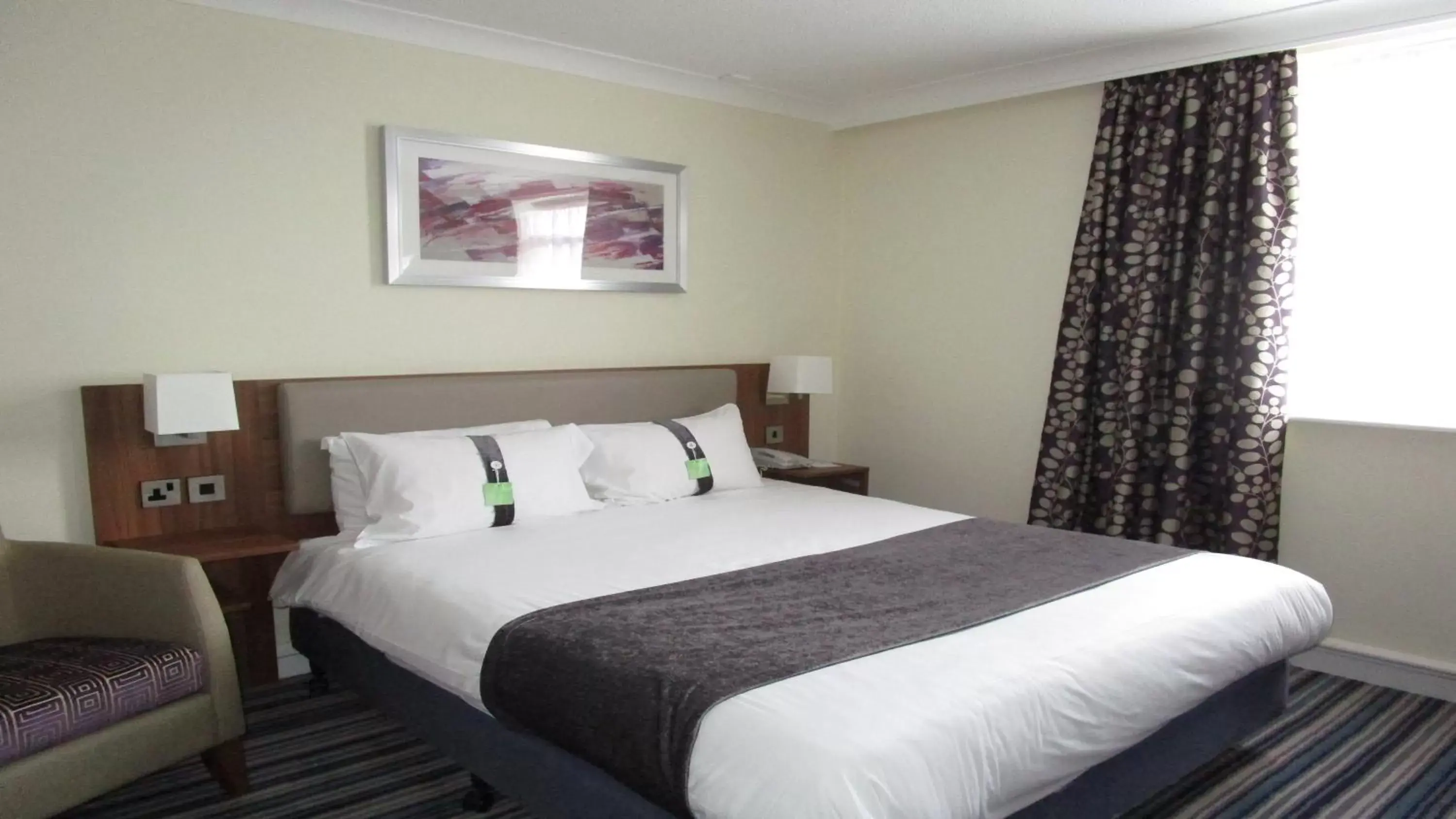 Photo of the whole room, Bed in Holiday Inn Leeds Garforth, an IHG Hotel