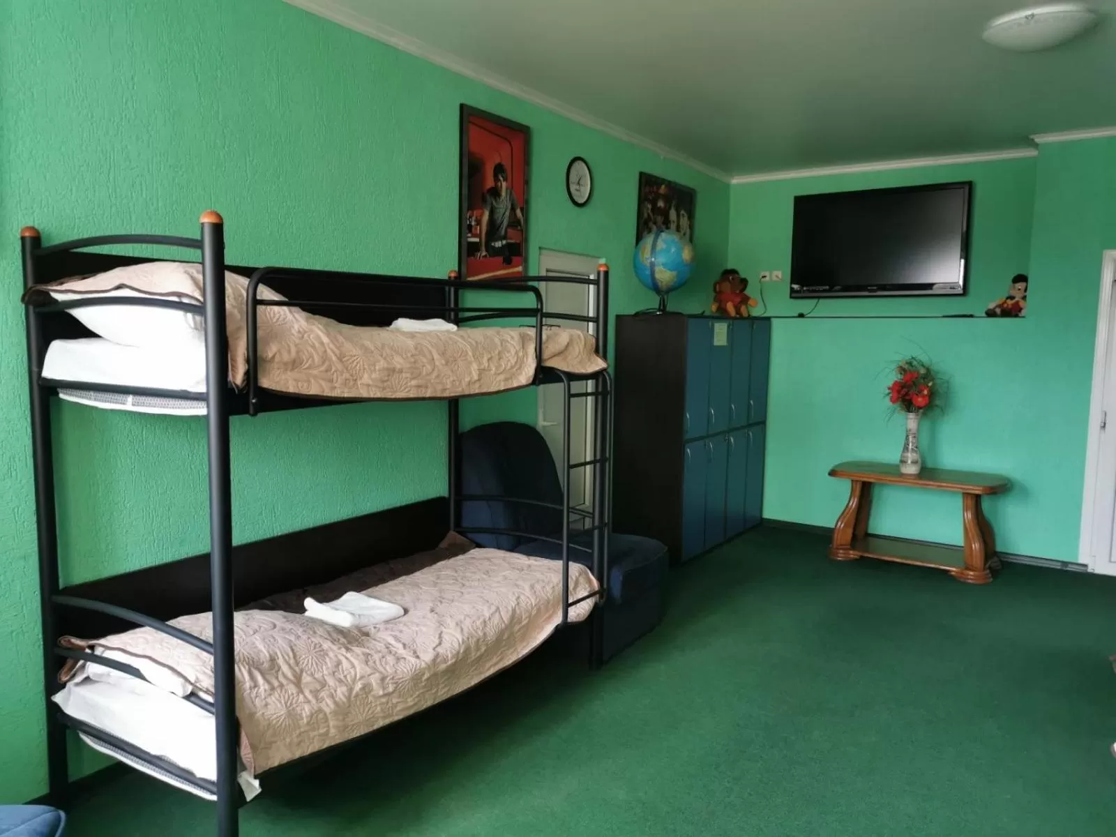 Bed in Monte-Kristo Hotel