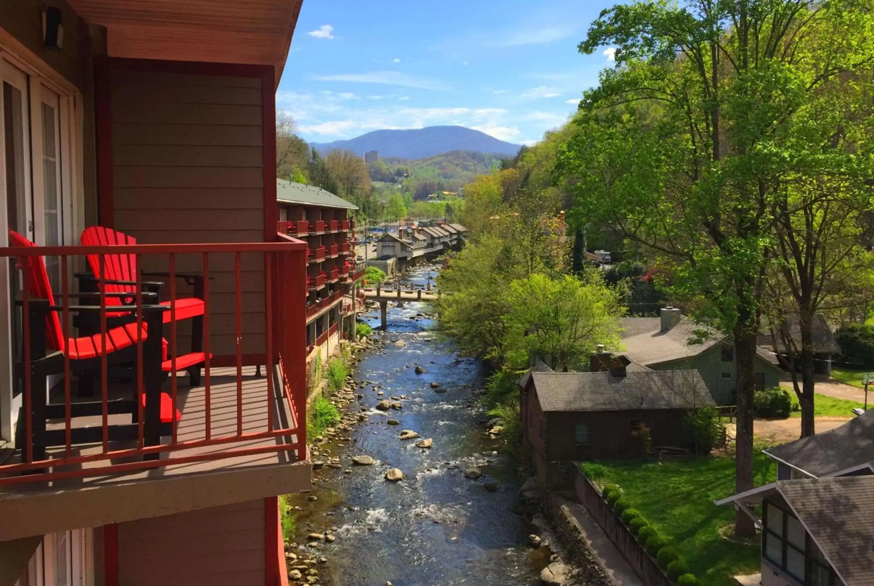 Property building, Balcony/Terrace in Baymont by Wyndham Gatlinburg On The River