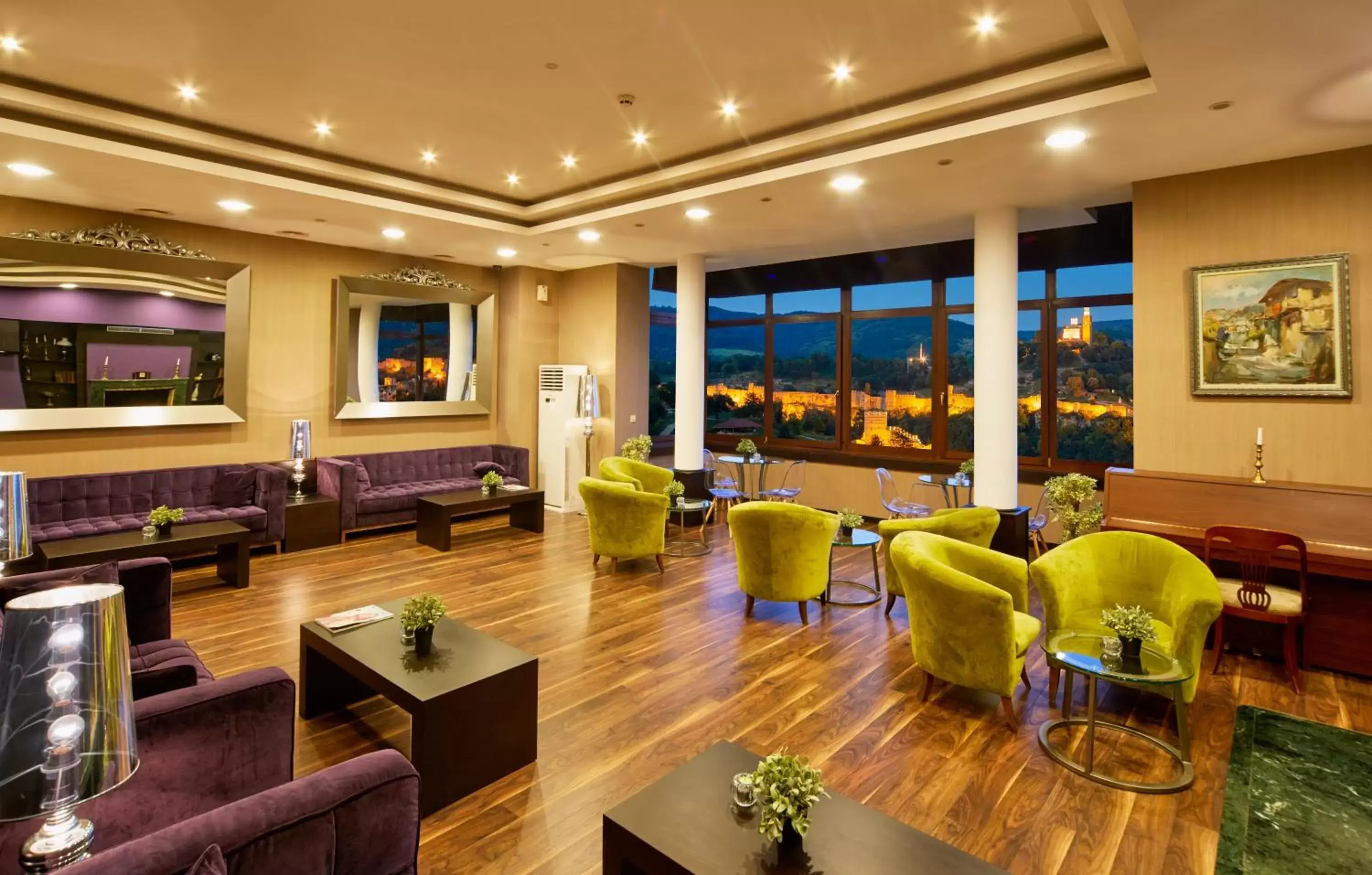 Lobby or reception, Lounge/Bar in Yantra Grand Hotel