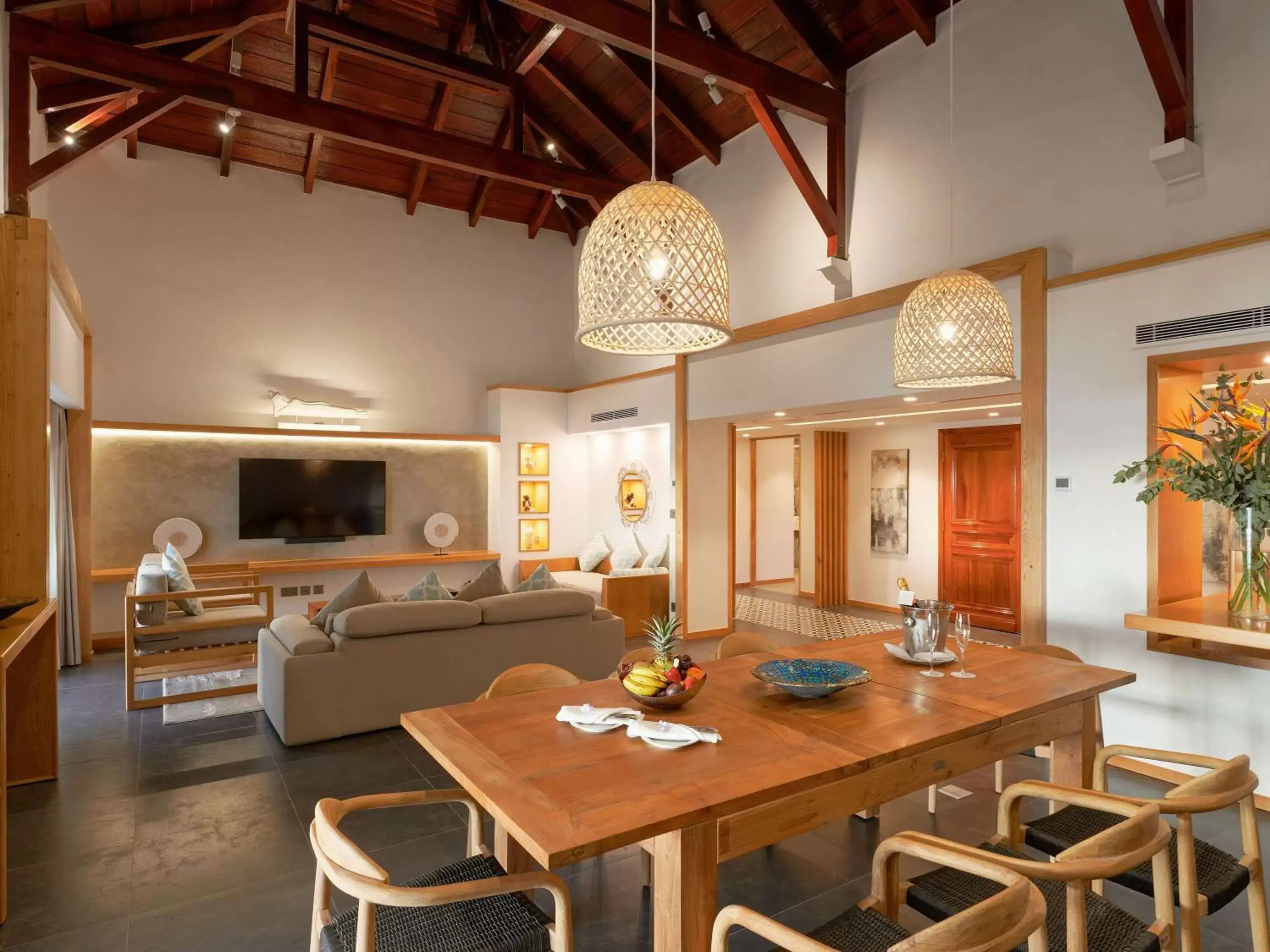 Bedroom, Dining Area in Sofitel Mauritius L'Imperial Resort & Spa