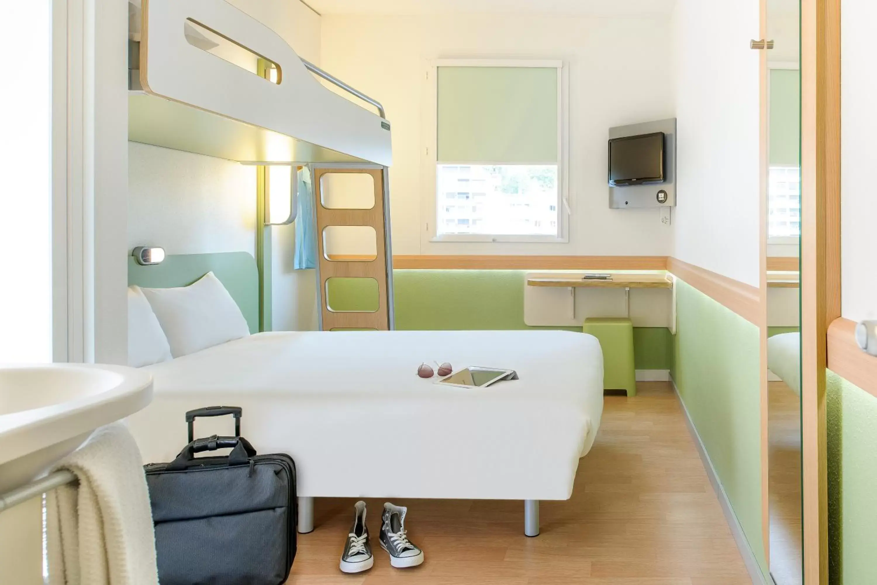 Bed, Bathroom in ibis budget Lugano Paradiso