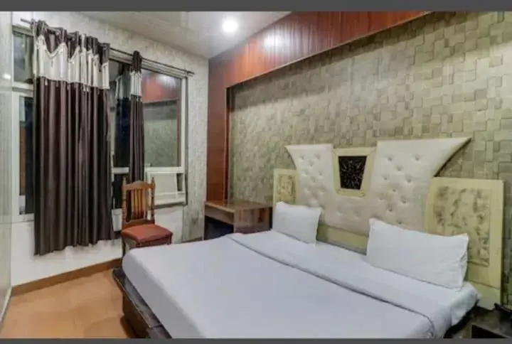 Double Room in Hotel Royal Plaza, 4 min from Chandigarh Railway Station Double Room in Hotel Royal Plaza, 4 min from Chandigarh Railway Station