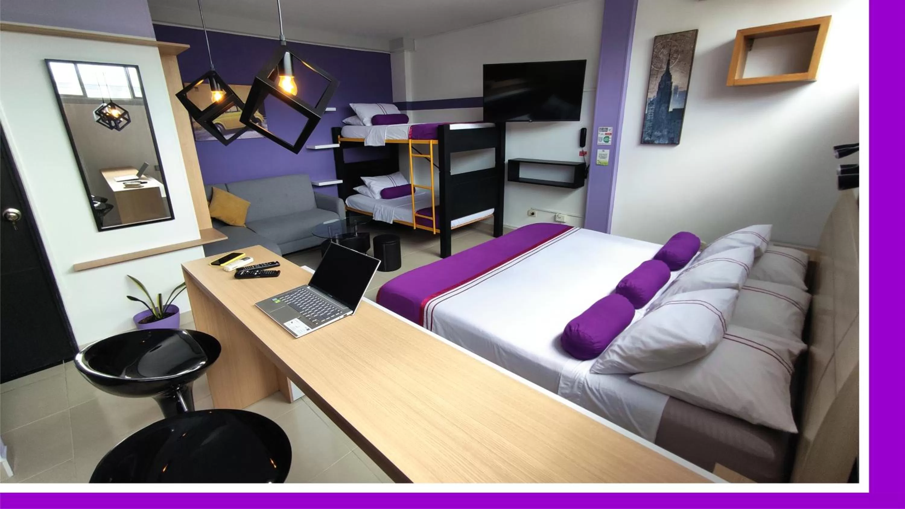 Bed in HOTEL COLOURS Cali