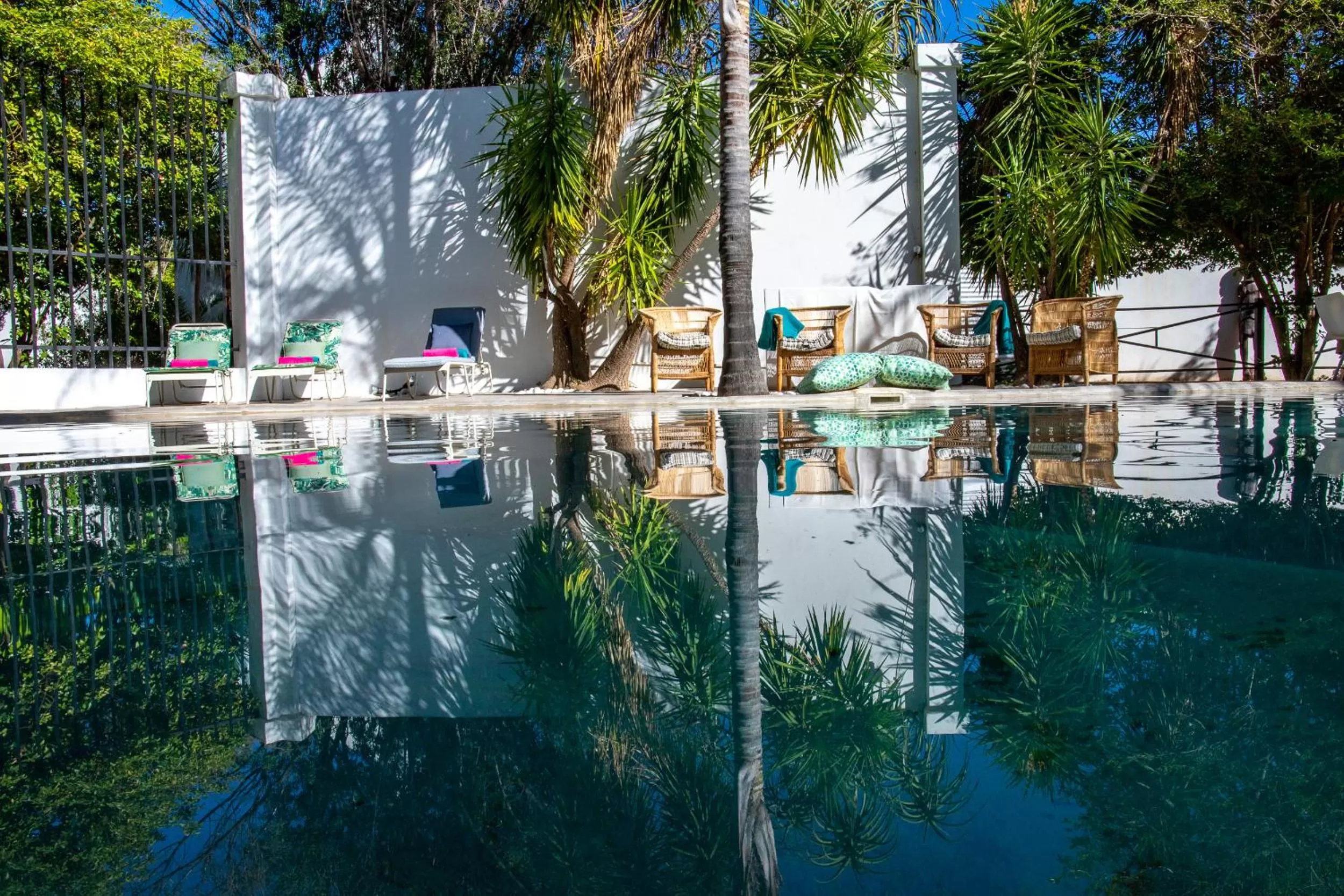 Swimming pool in Out of Africa Town Lodge