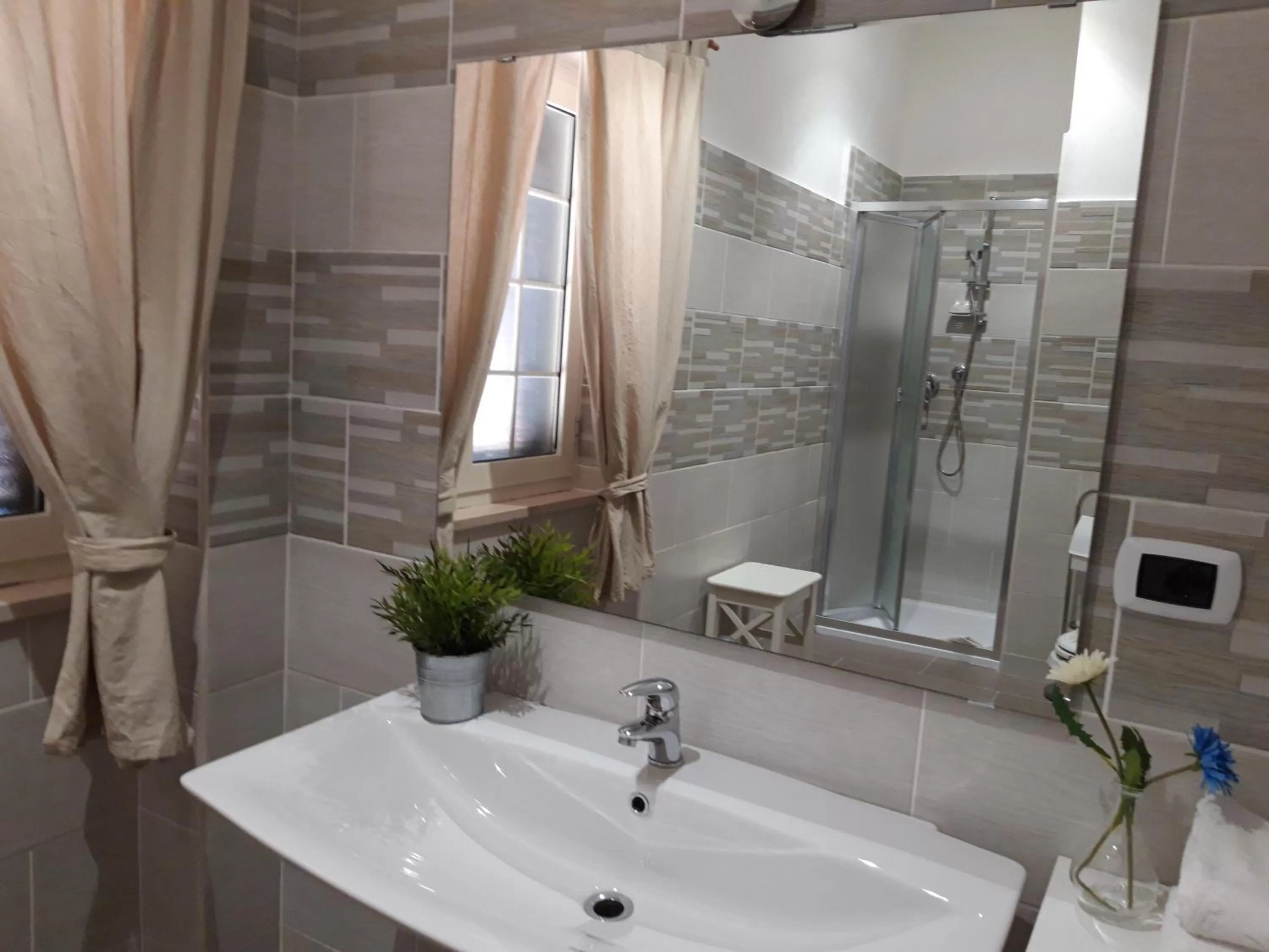 Shower in Sabrina Airport