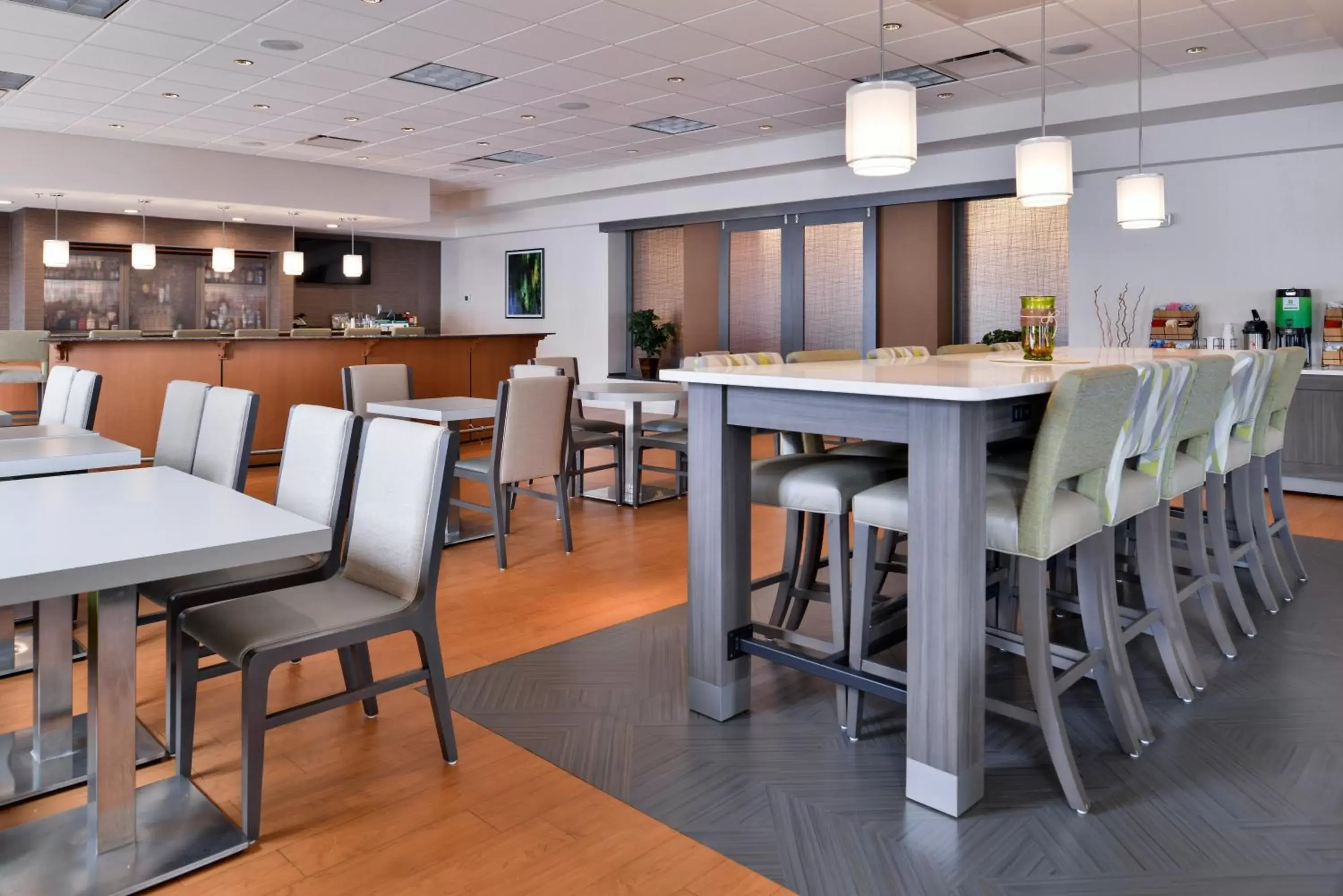 Restaurant/Places to Eat in Holiday Inn Hotel & Suites Rochester - Marketplace, an IHG Hotel