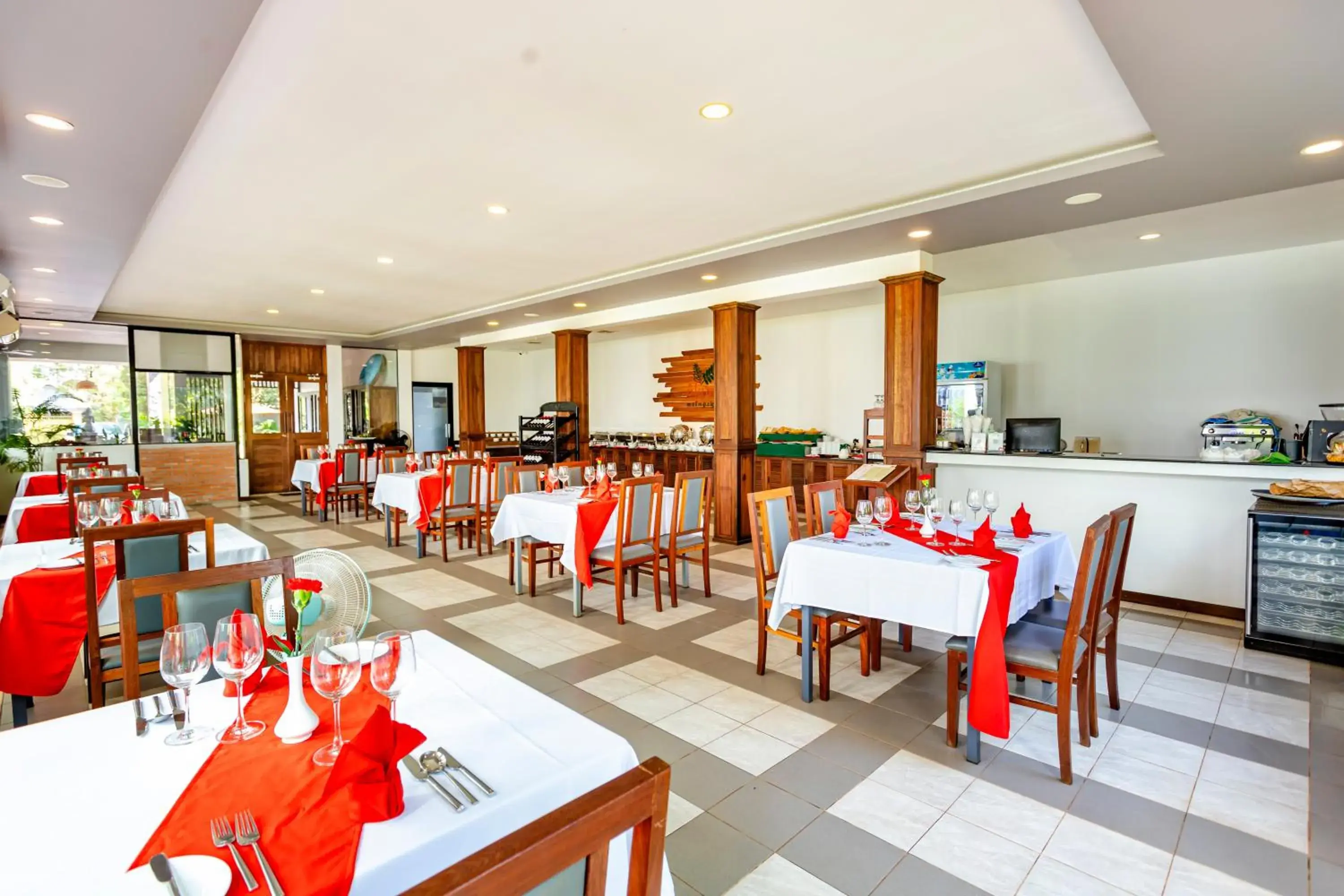 Restaurant/Places to Eat in Green Amazon Residence Hotel