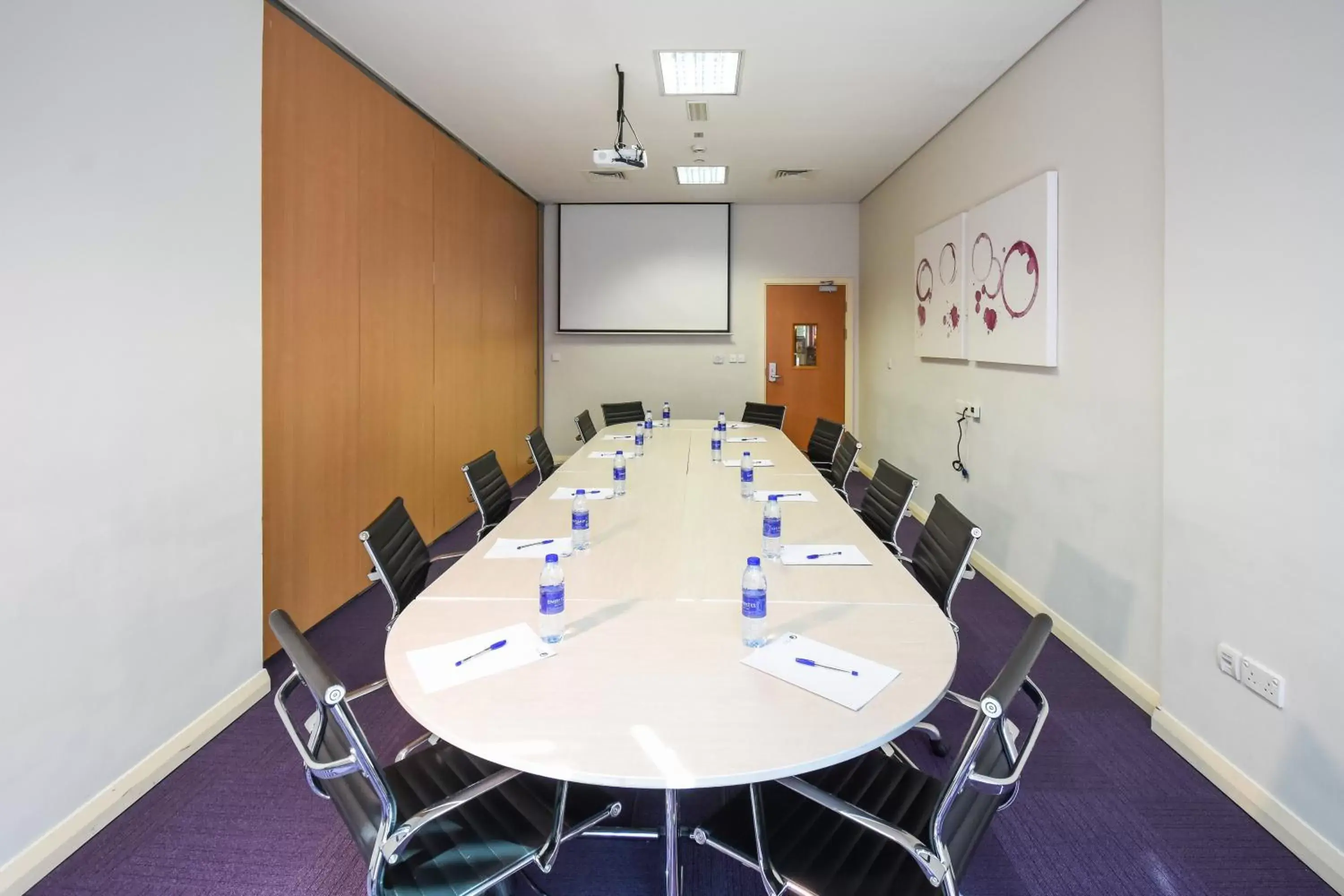 Meeting/conference room in Premier Inn Abu Dhabi Capital Centre