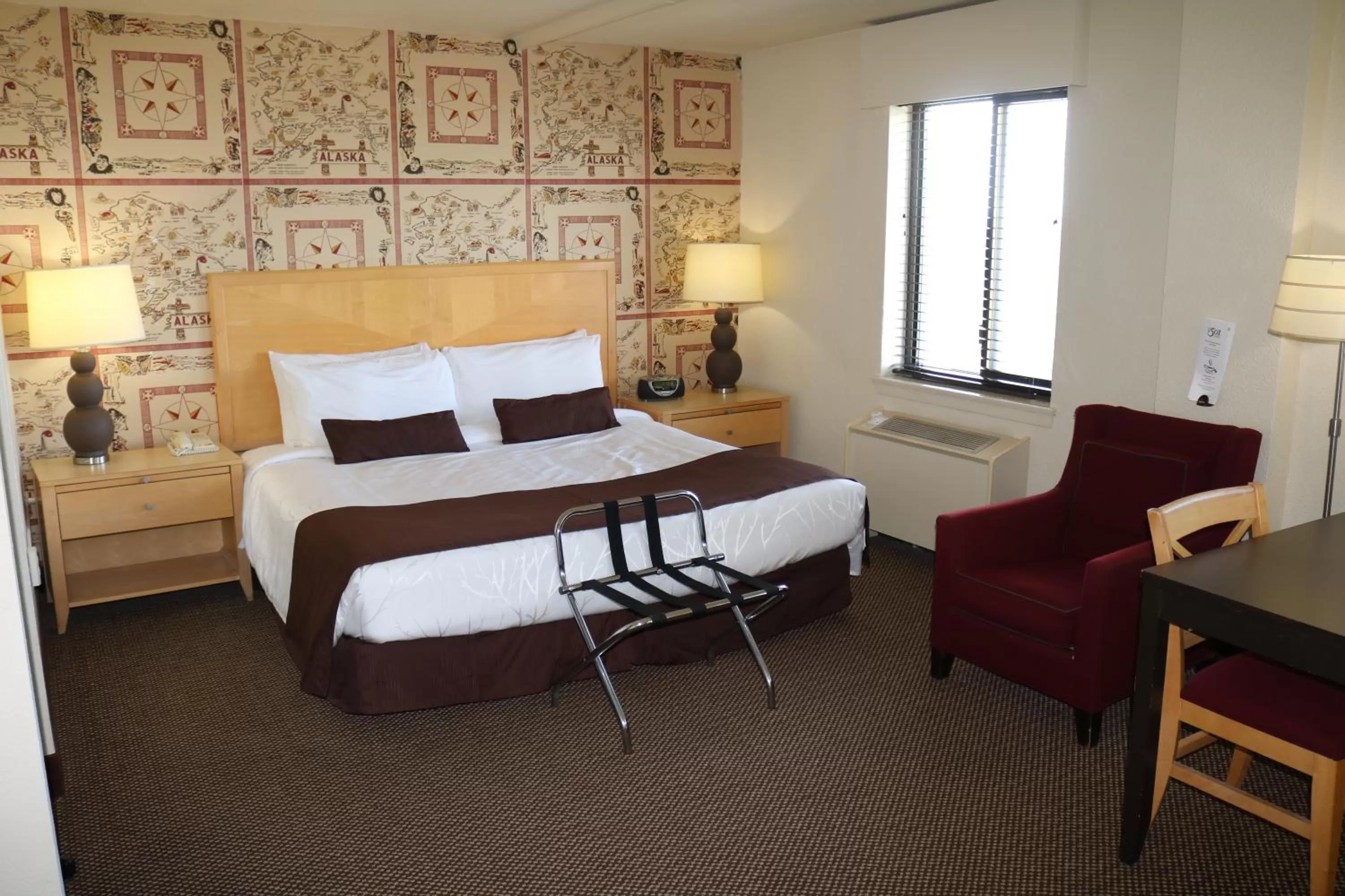 Bed in Inlet Tower Hotel & Suites