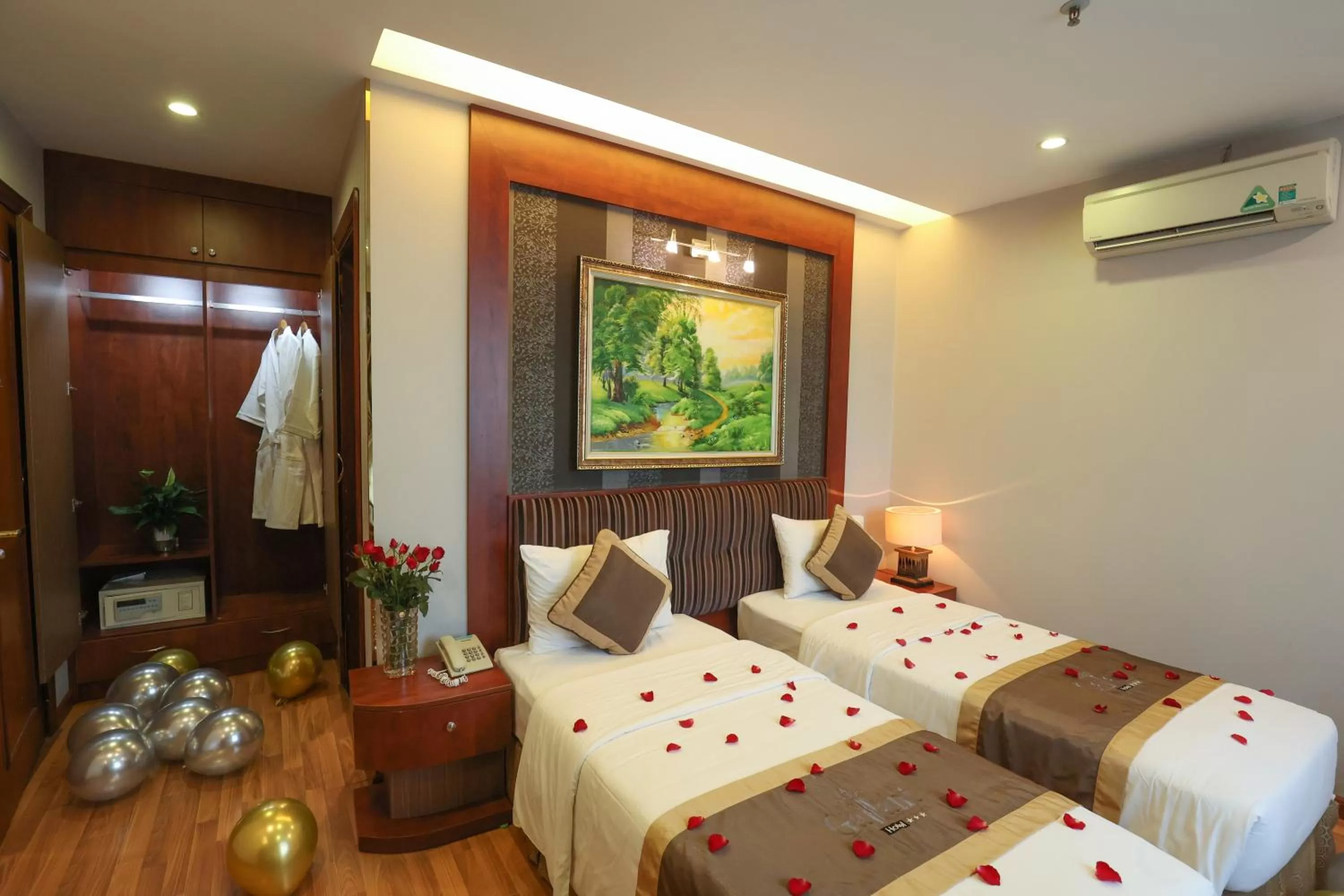 Bed in Gallant Hotel