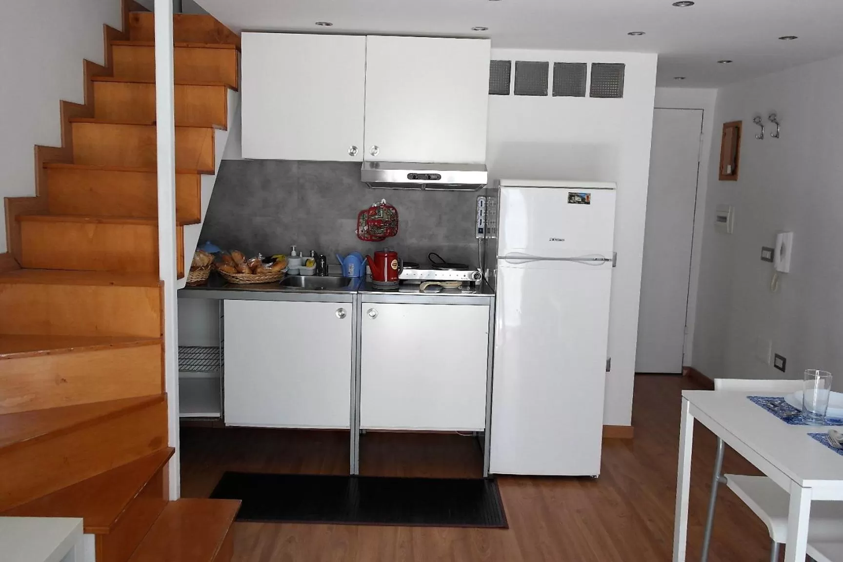 Photo of the whole room in Ale & Tizy House