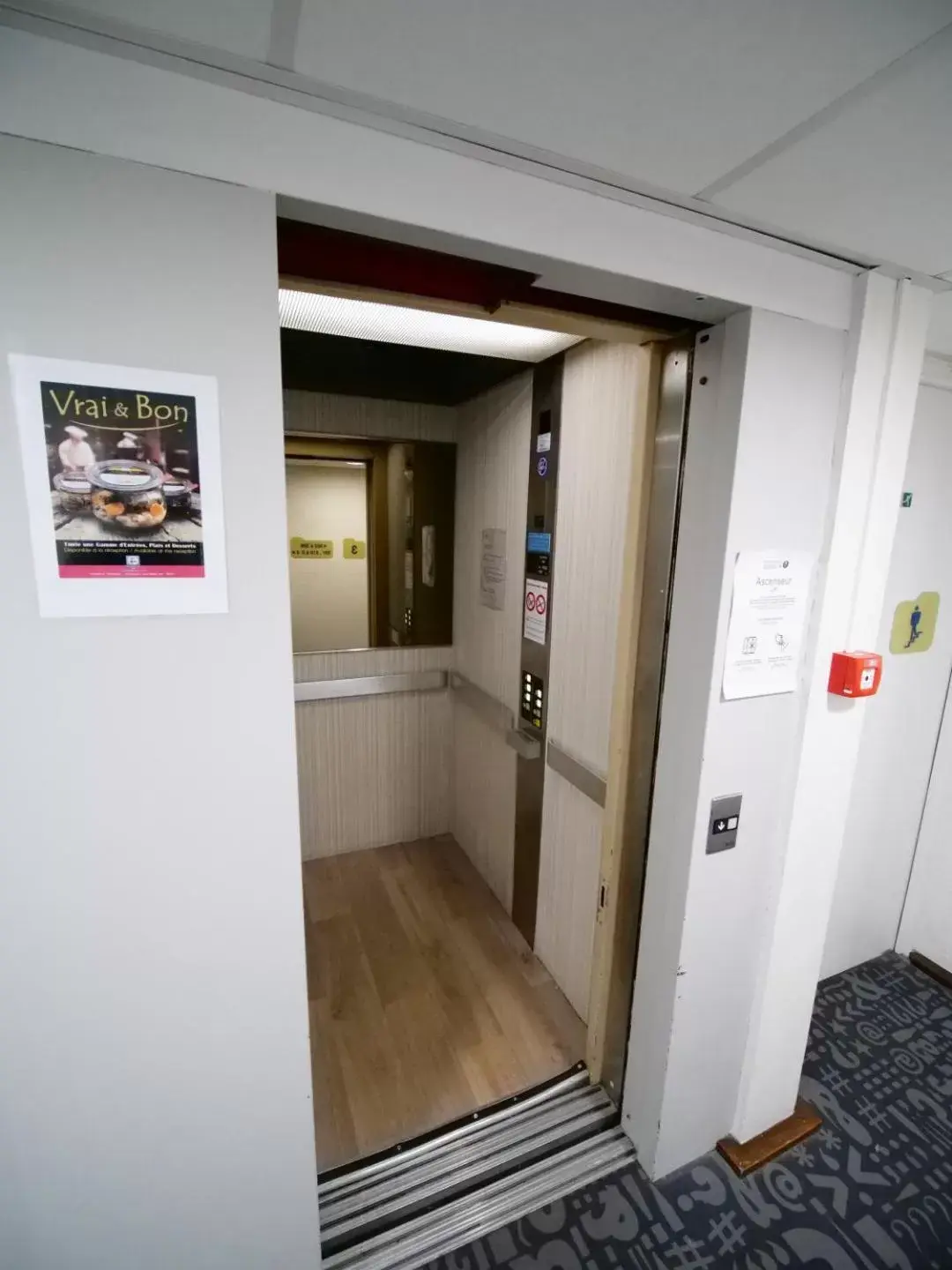 elevator, Lobby/Reception in ibis budget Blois Centre