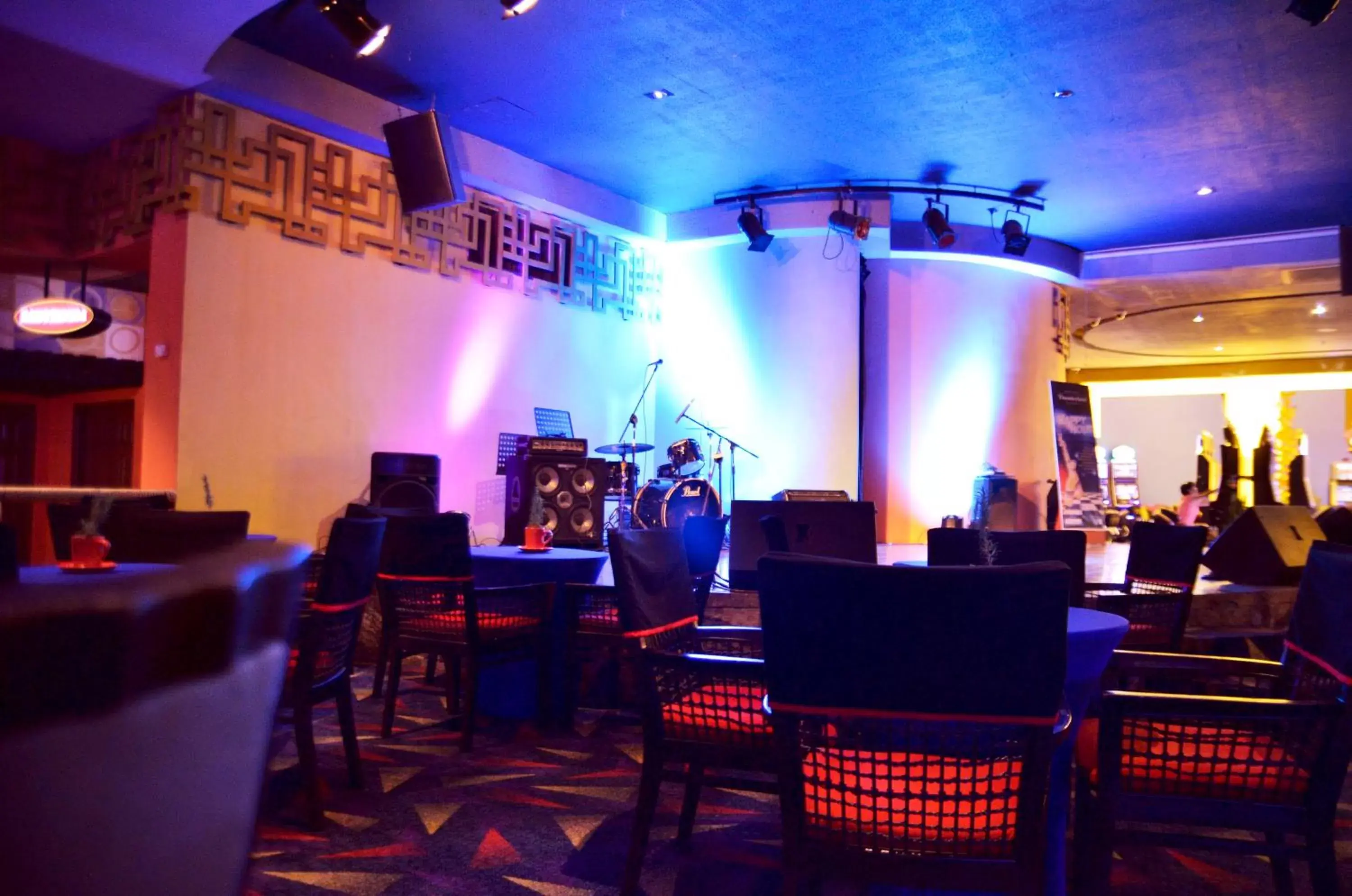 Lounge or bar in Thunderbird Resorts - Poro Point Lounge or bar in Thunderbird Resorts - Poro Point
