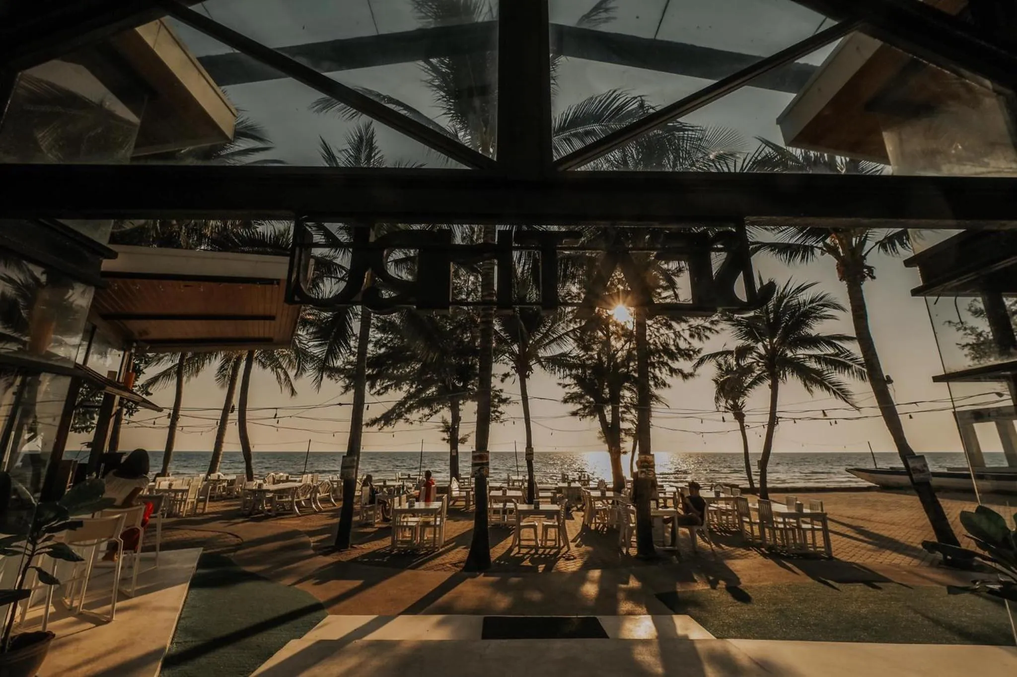 Restaurant/places to eat in Chaolao Tosang Beach Hotel