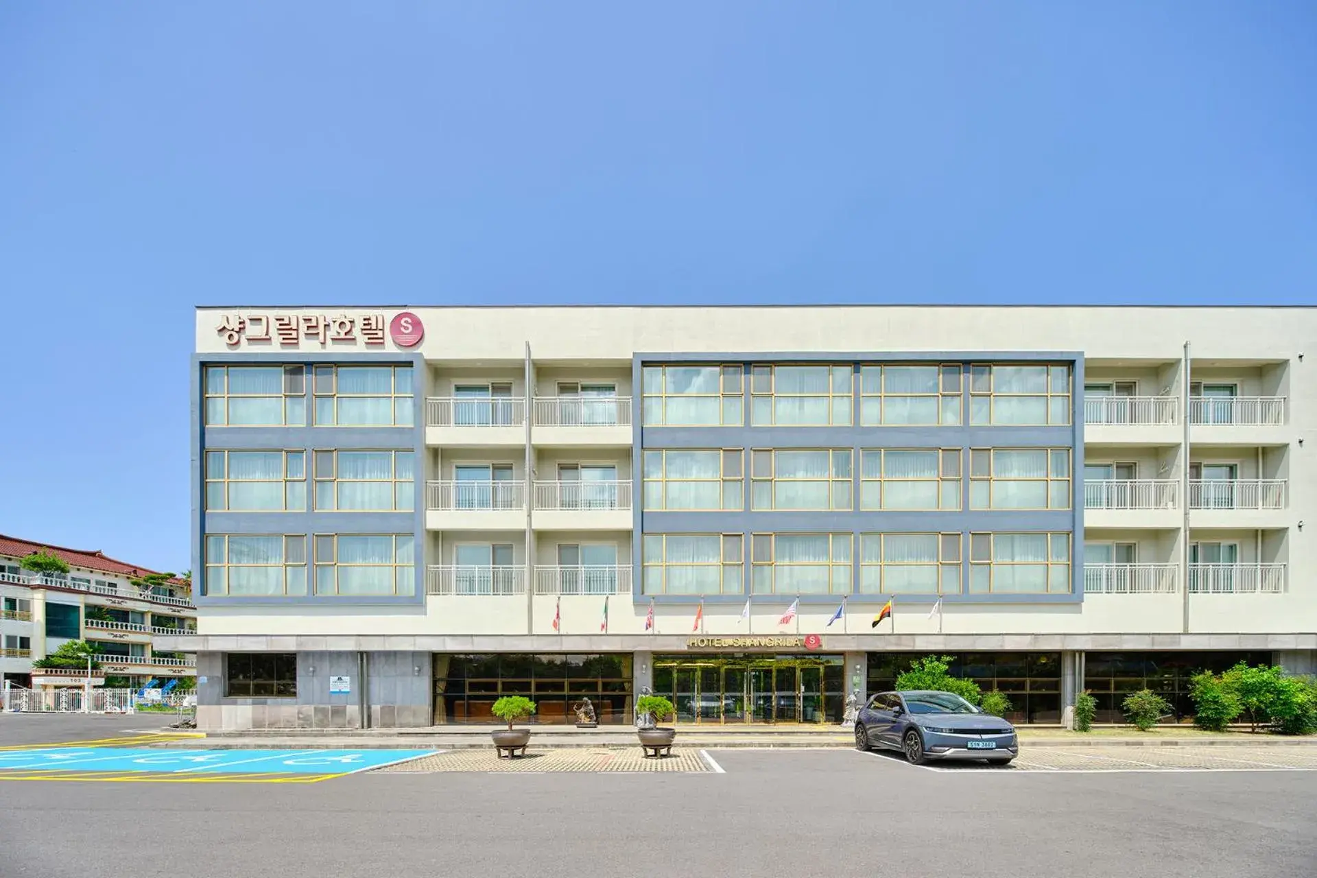 Property Building in JEJU Shangrila Hotel&Resort