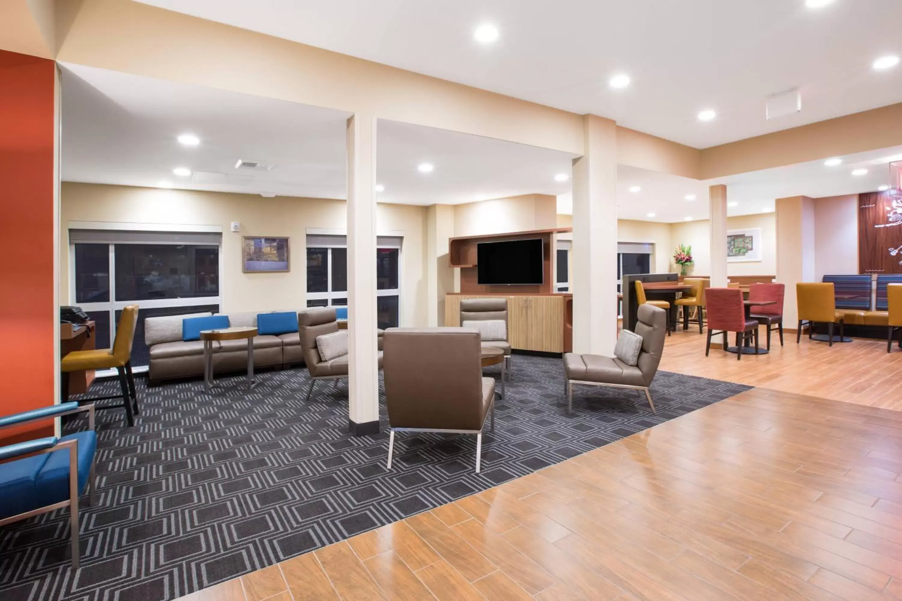 Lobby or reception in TownePlace Suites by Marriott Olympia