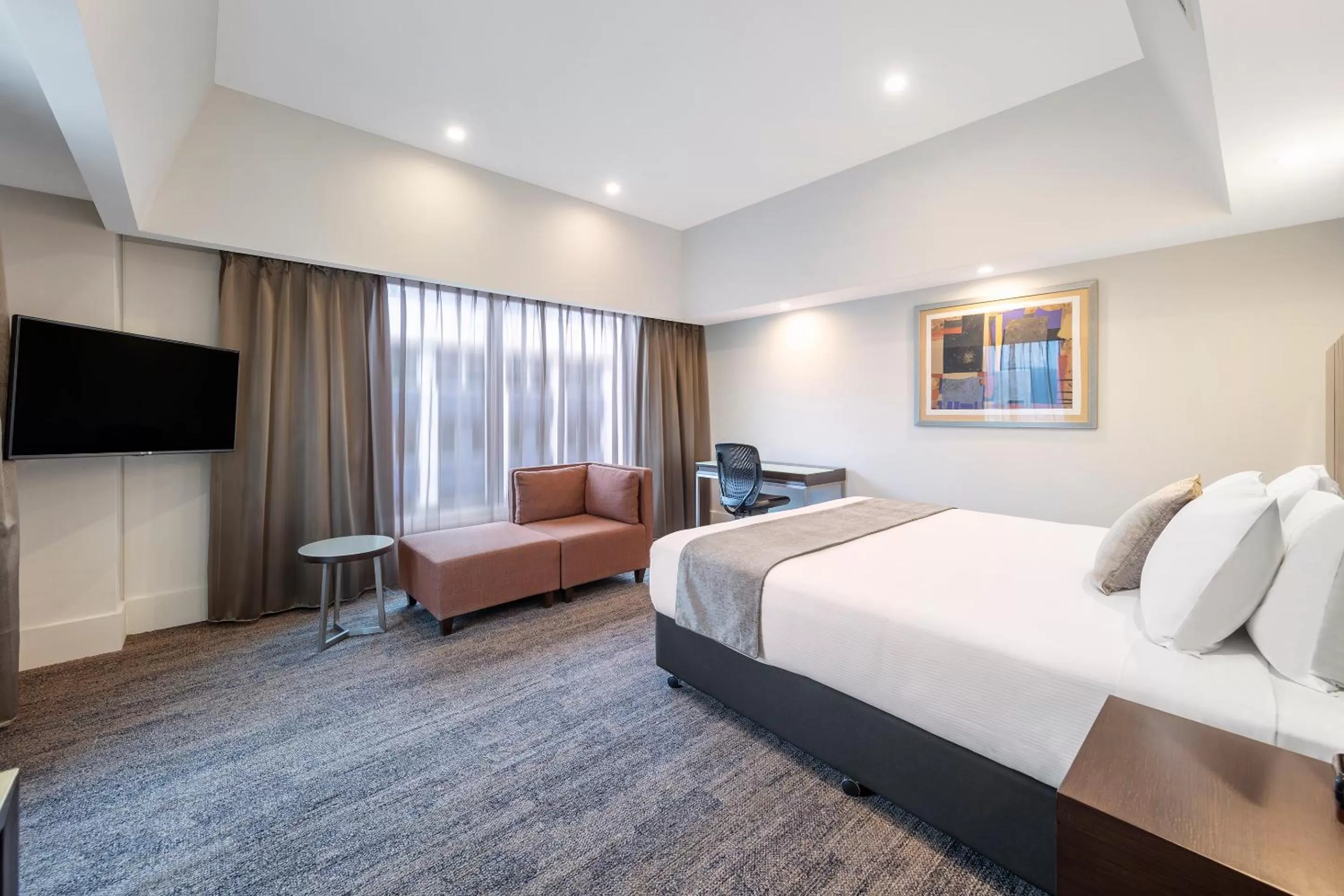 Photo of the whole room, Bed in James Cook Hotel Grand Chancellor