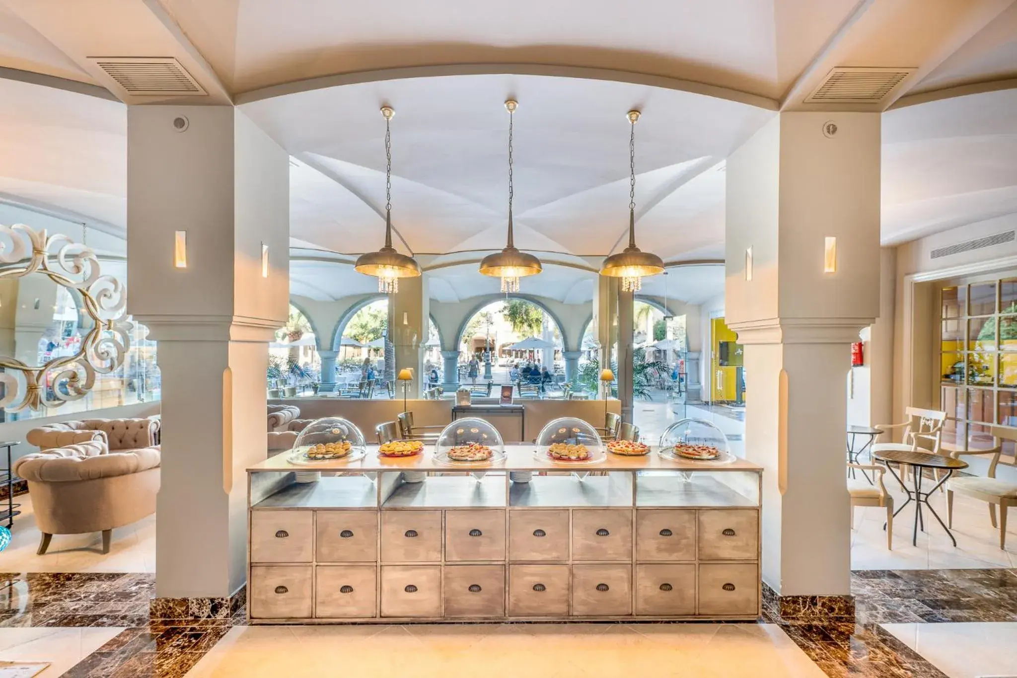 Lounge or bar in Lopesan Villa del Conde Resort & Thalasso Lounge or bar in Lopesan Villa del Conde Resort & Thalasso