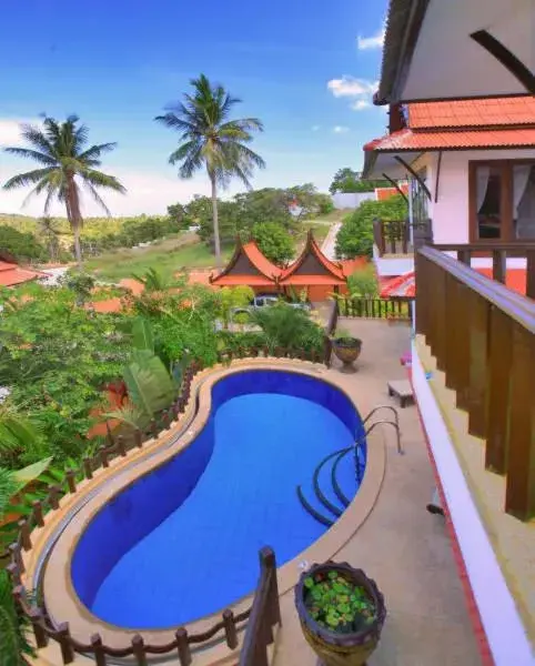 Swimming pool, Pool View in Paradise Island Estate