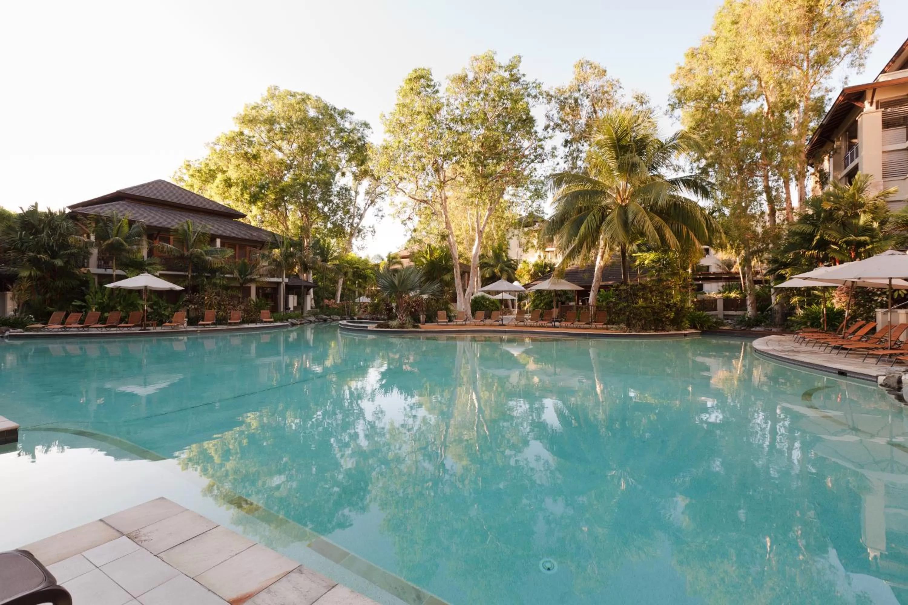 Property building in Pullman Palm Cove Sea Temple Resort & Spa