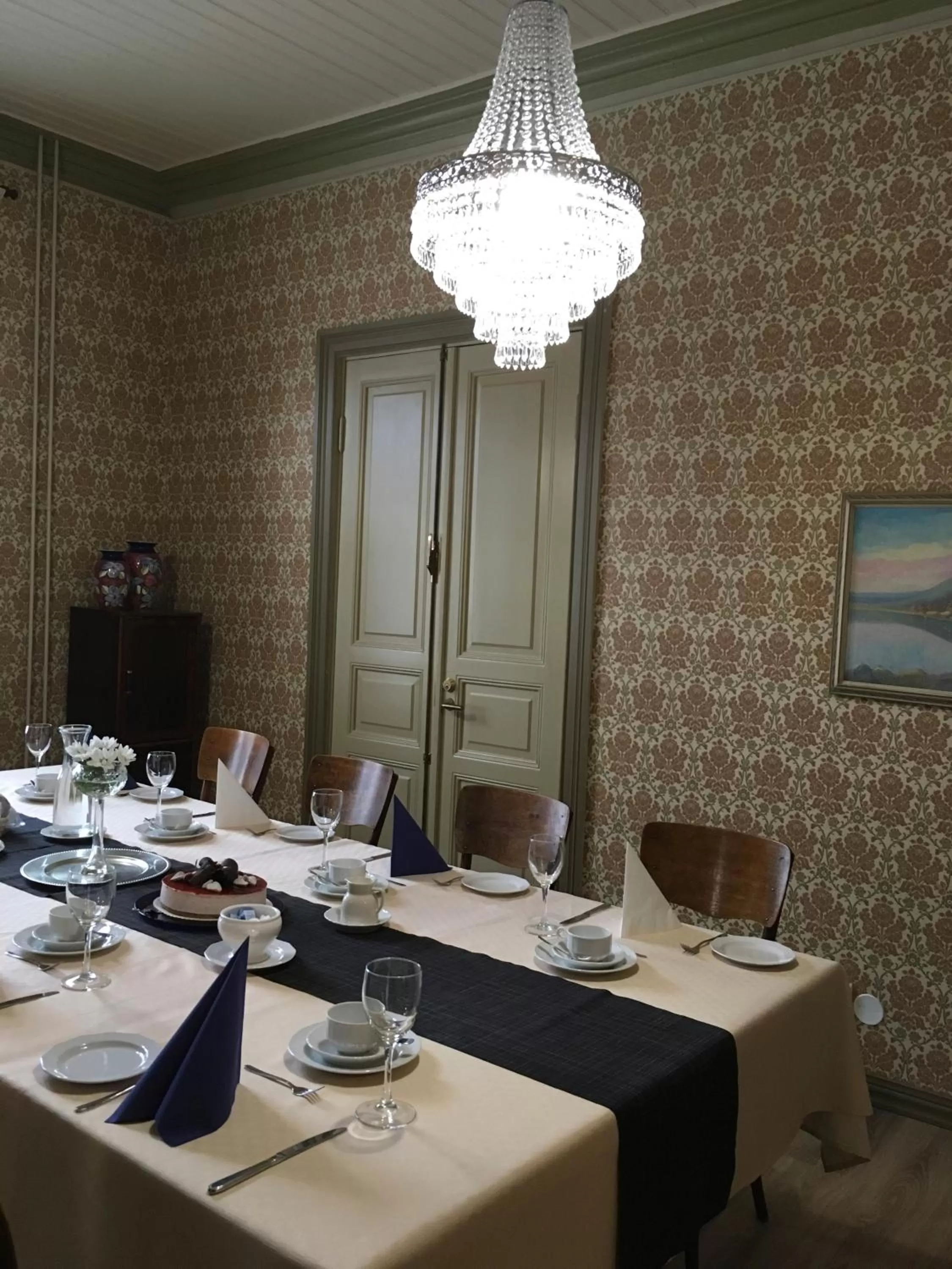 Restaurant/places to eat in Cafe-Restaurant & Hotel Saima