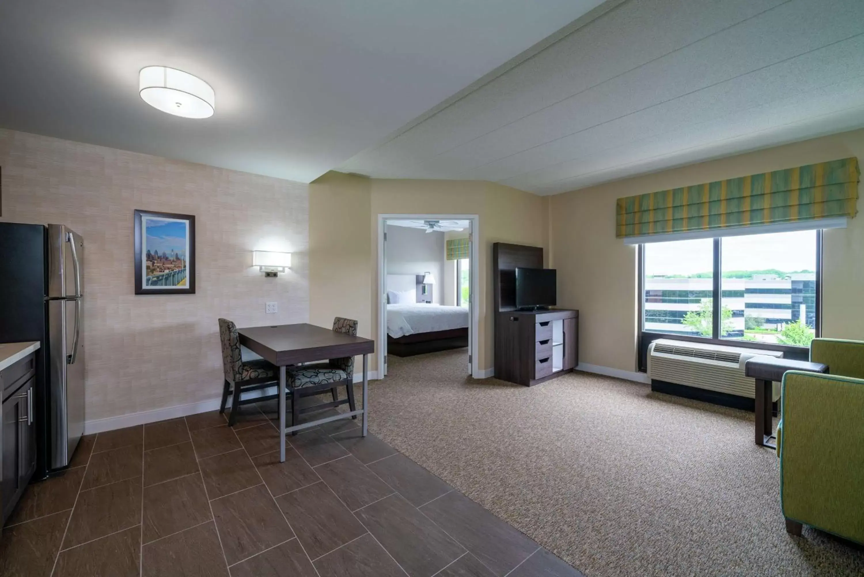 Bedroom, Dining Area in Hampton Inn & Suites Valley Forge/Oaks