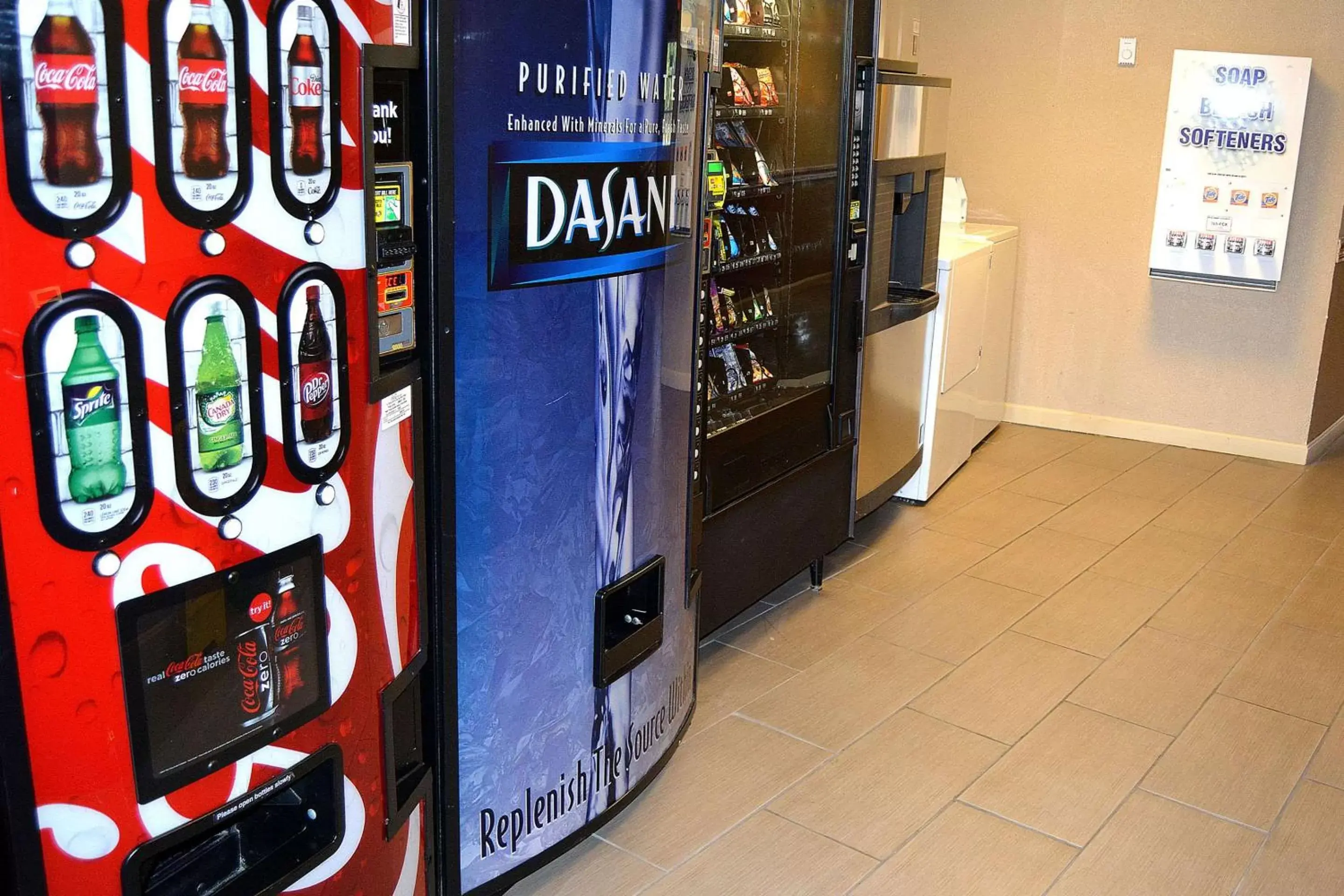 vending machine, Supermarket/Shops in Quality Inn Raynham - Taunton